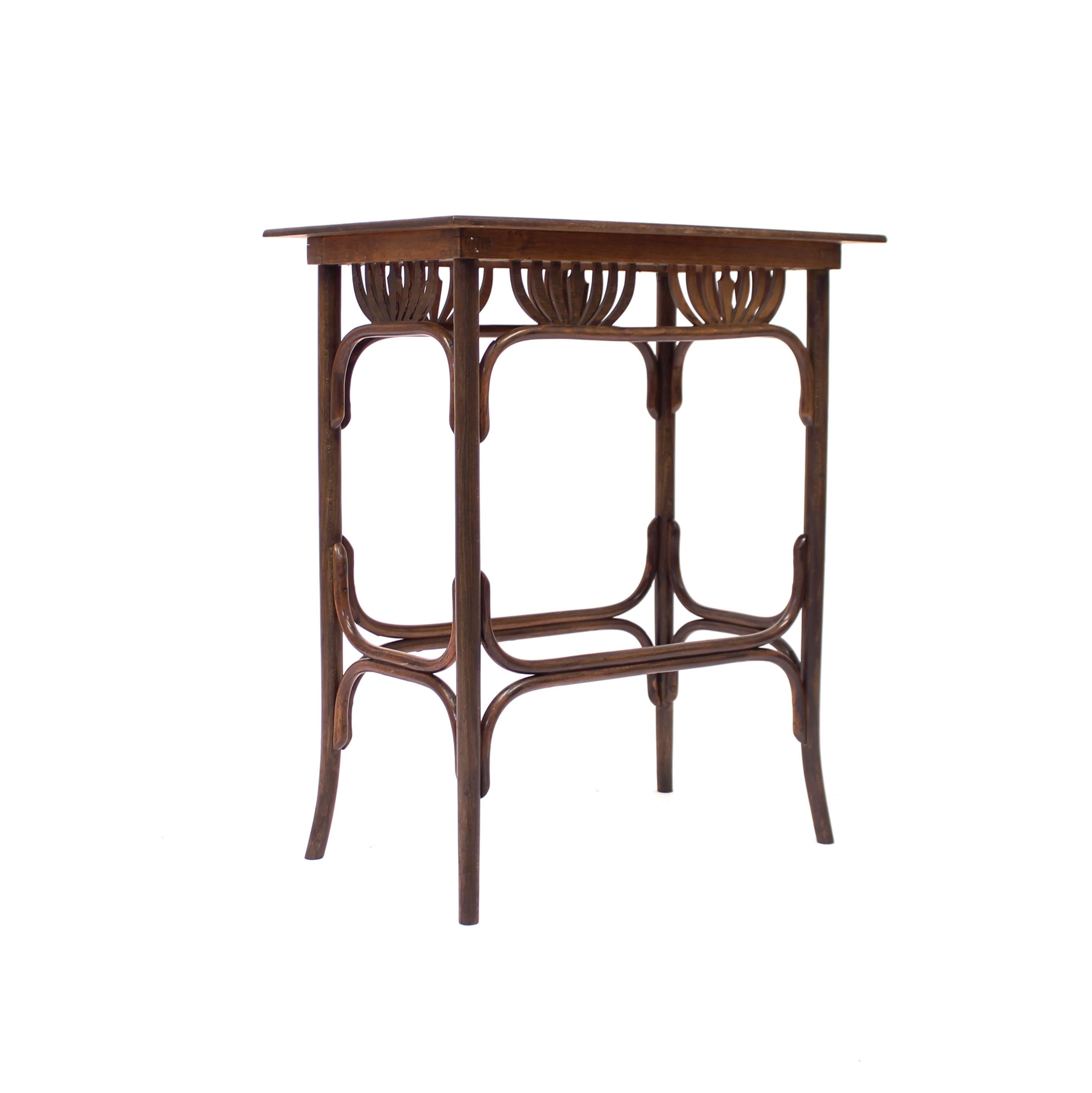 Bentwood side table, attributed to be made by Fischel who alongside Thonet and Kohn was one of the largest and most important producers of bentwood furniture at the turn of the century 1900. Although unmarked. Rare model that would be perfect in a