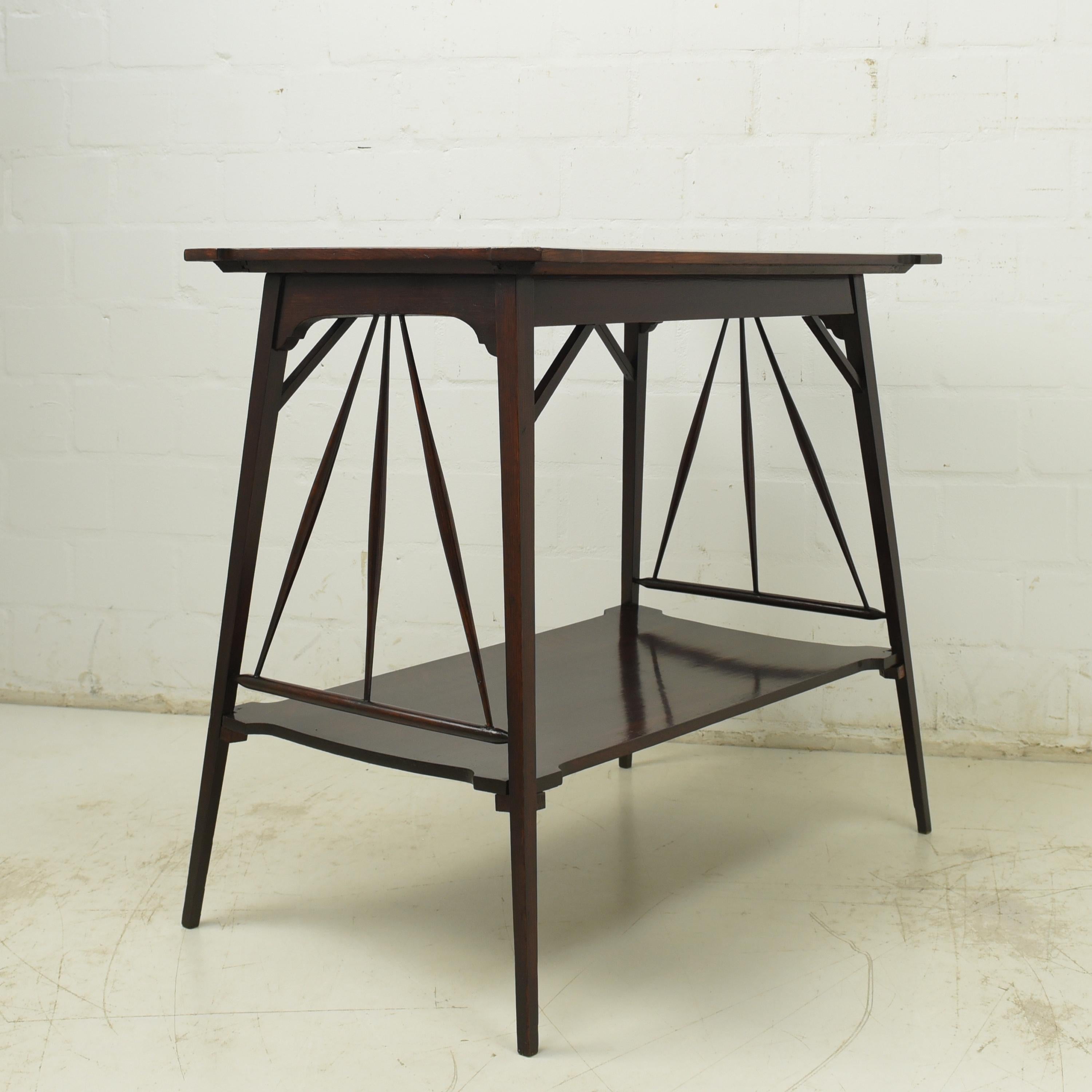 Art Nouveau Side Table / Coffee Table / Small Table in Oak, 1920 7