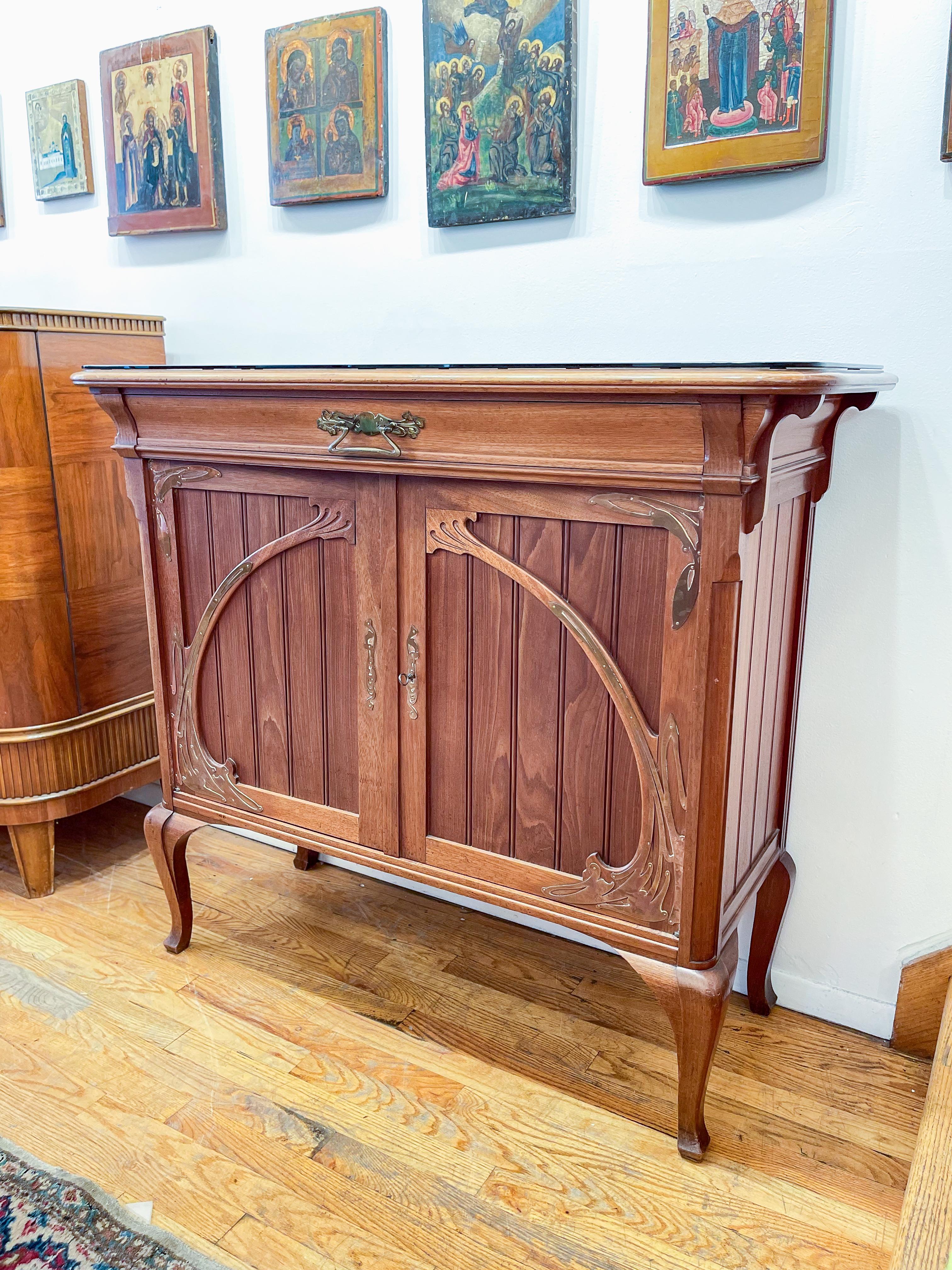 Art Nouveau Sideboard, France 1900 In Good Condition For Sale In New York, NY