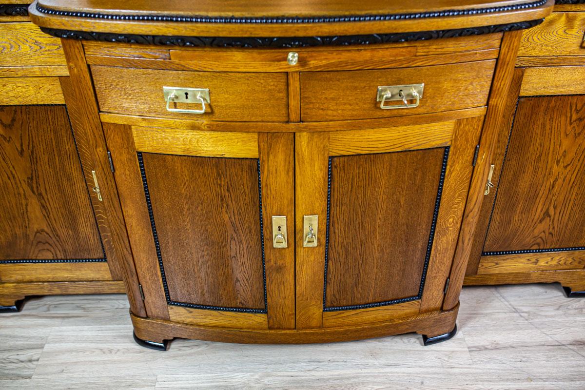 Art Nouveau Sideboard Veneered with Oak, the Turn of the 19th and 20th Century In Good Condition For Sale In Opole, PL