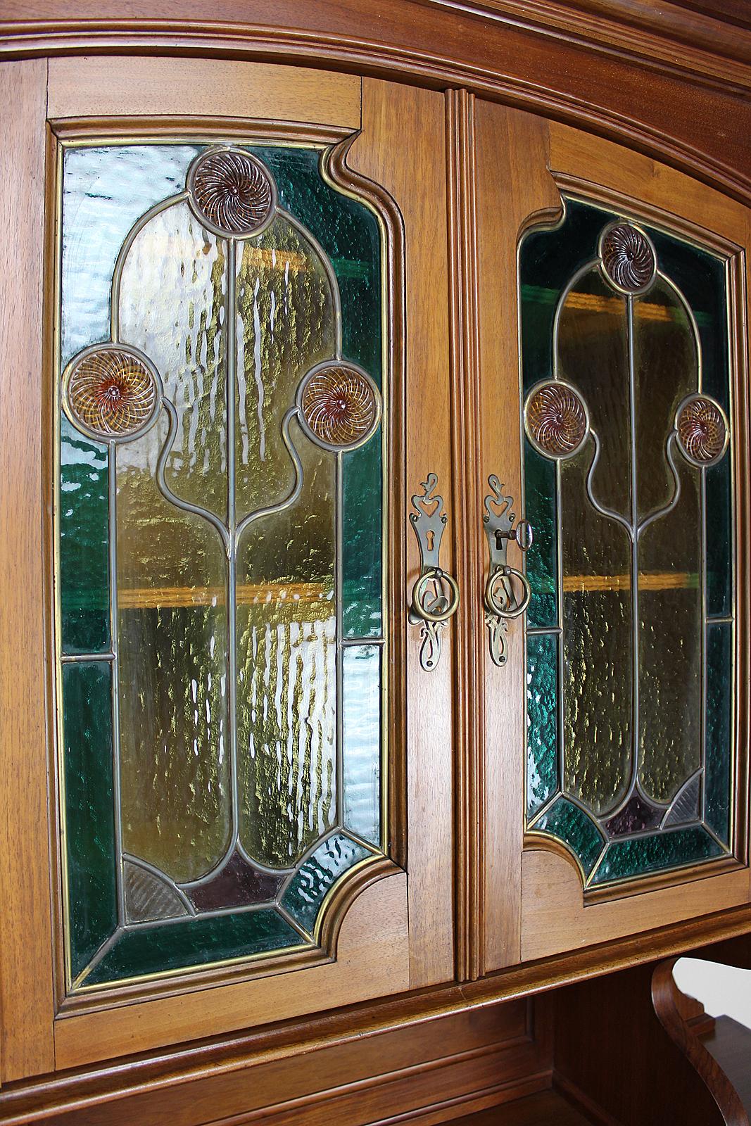 Art Nouveau Sideboard in Carved Mahogany and Stained Glass, France, circa 1900 5