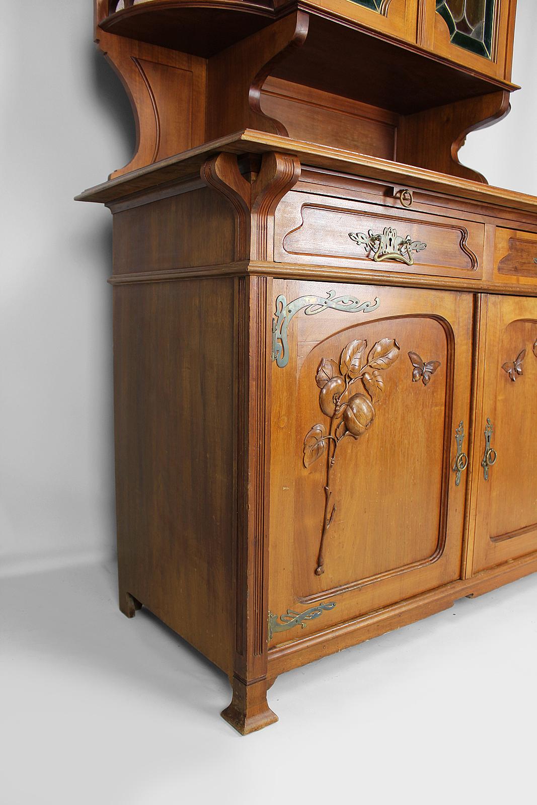 Art Nouveau Sideboard in Carved Mahogany and Stained Glass, France, circa 1900 7