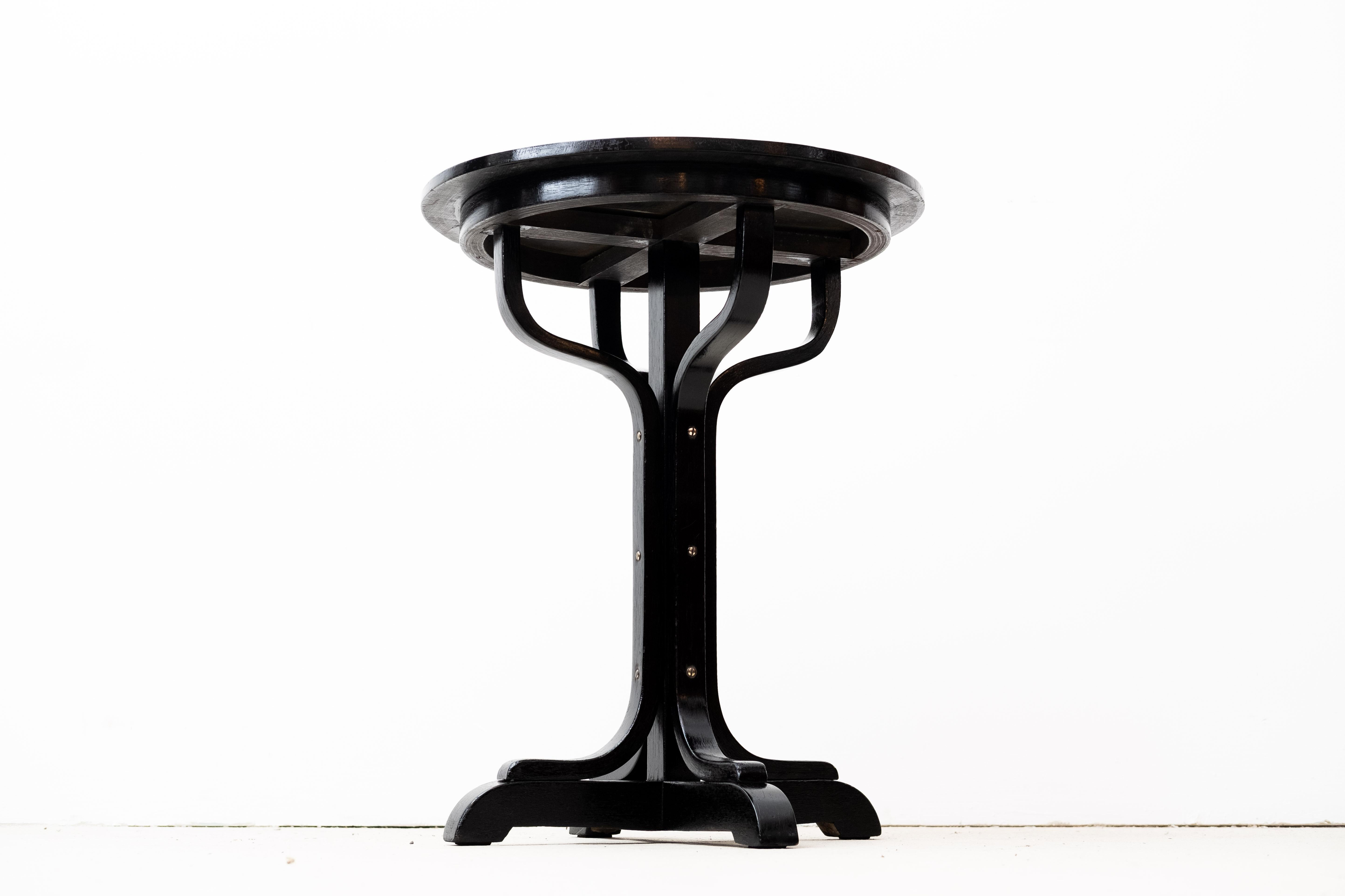 Art Nouveau Sidetable, Otto Wagner for Thonet Brothers, Type 8024 (Vienna, 1905) For Sale 6