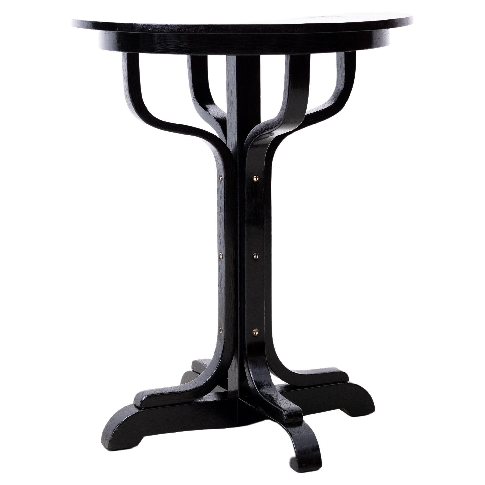 Table d'appoint Art Nouveau, Otto Wagner pour Thonet Brothers, Type 8024 (Vienna, 1905)