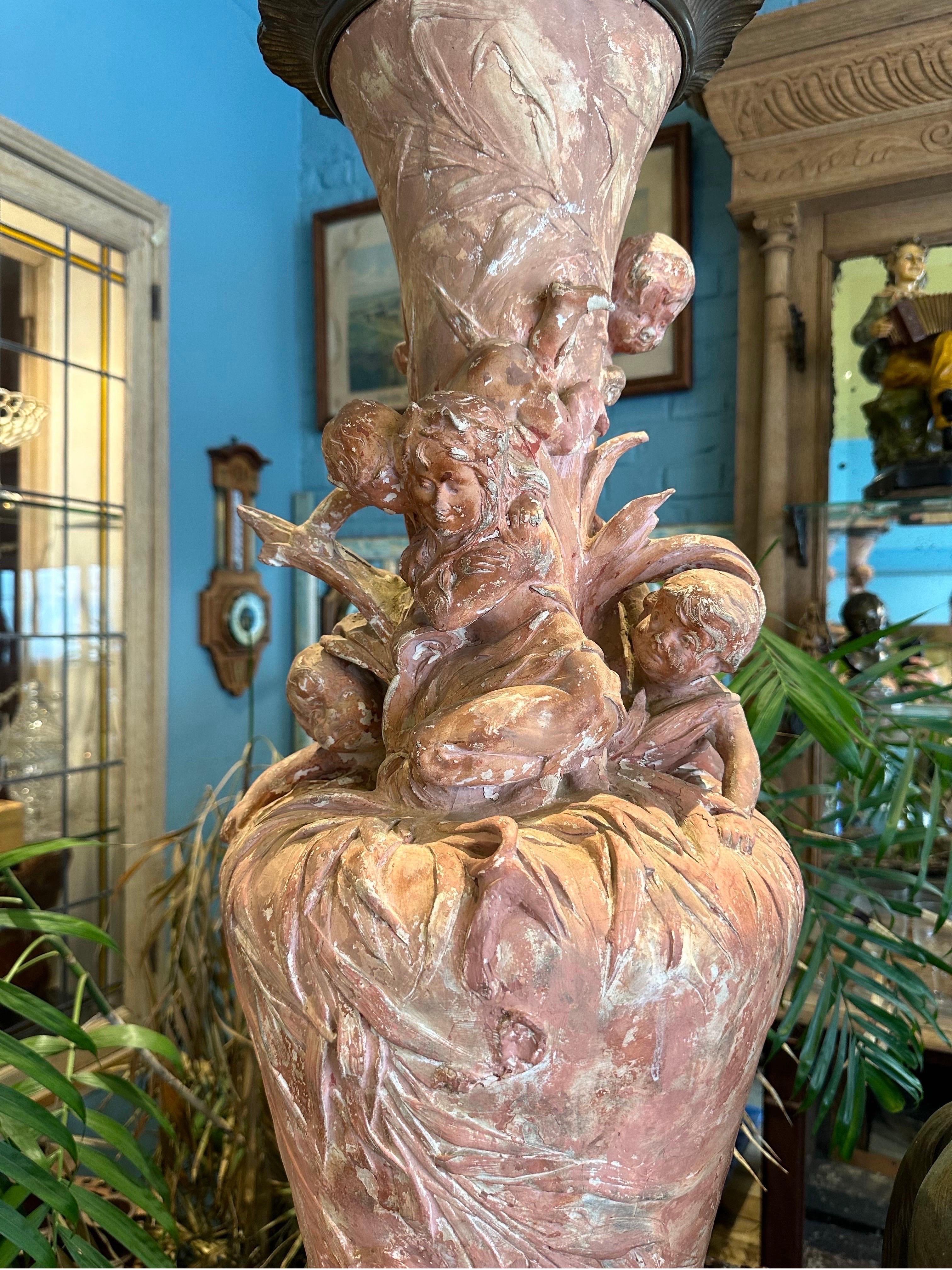 Français Art nouveau, vase historique important, avec dessus et base en bronze  en vente