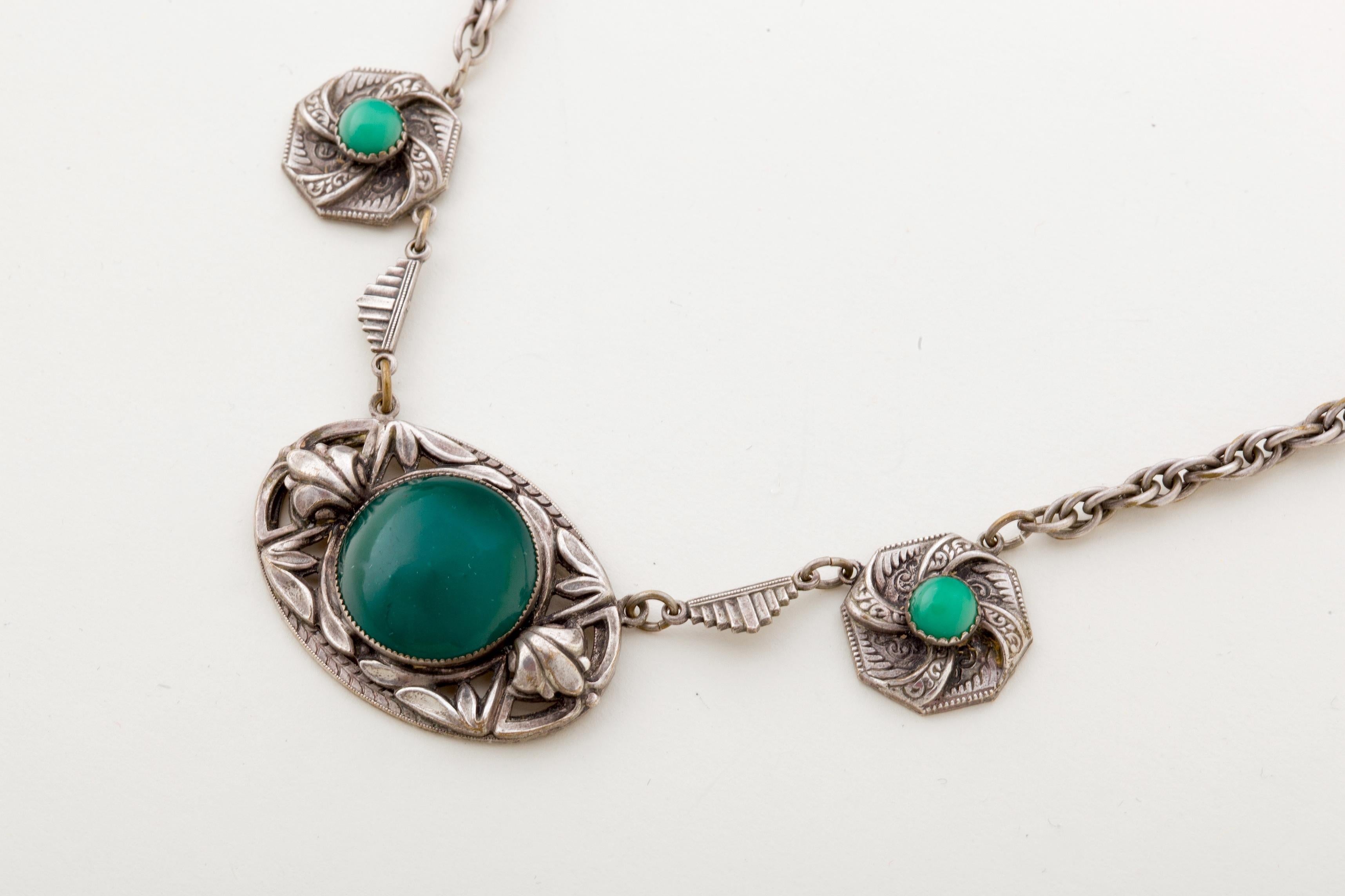 Art Nouveau Silver and Green Cabochon Necklace and Bracelet For Sale 2