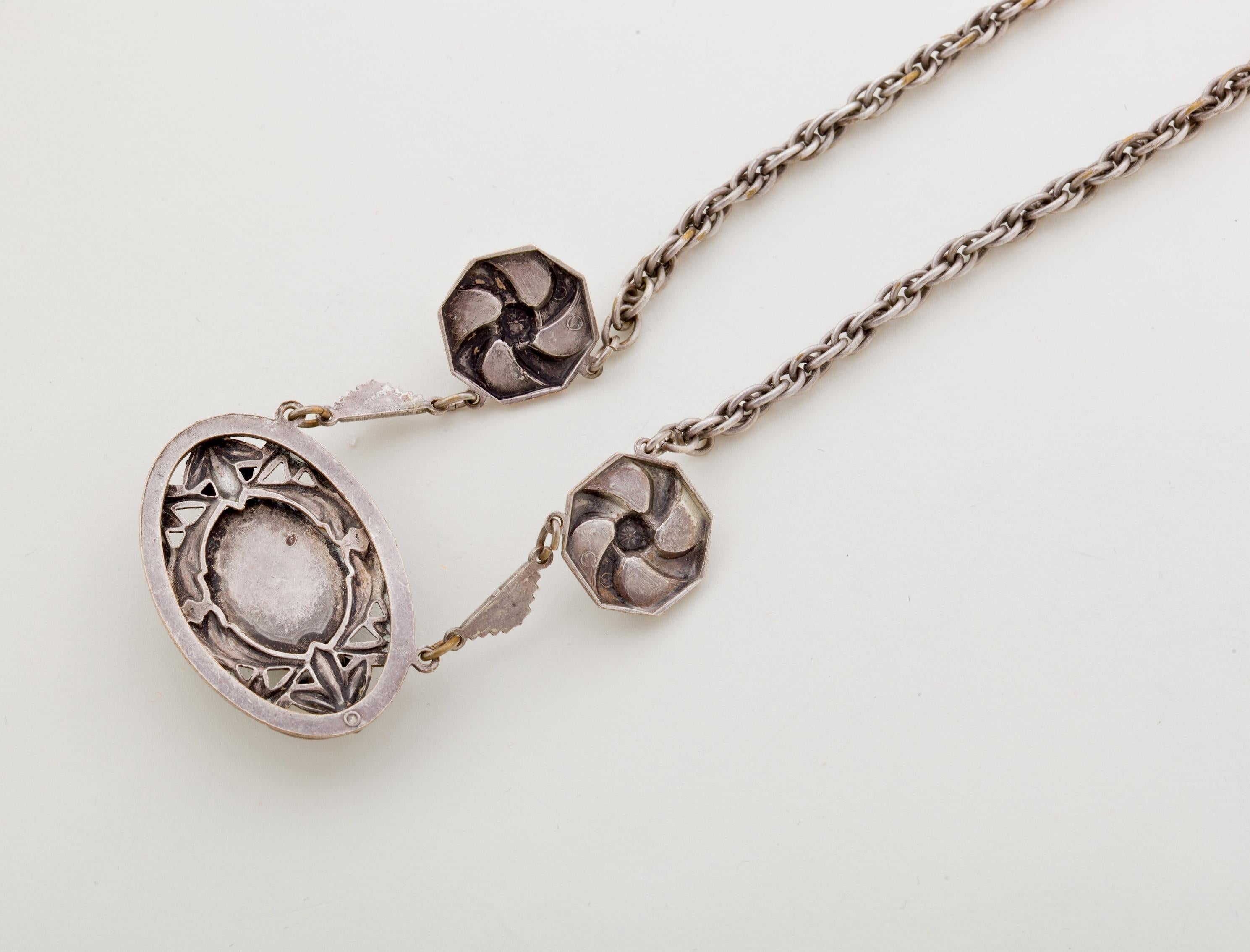 Art Nouveau Silver and Green Cabochon Necklace and Bracelet For Sale 3