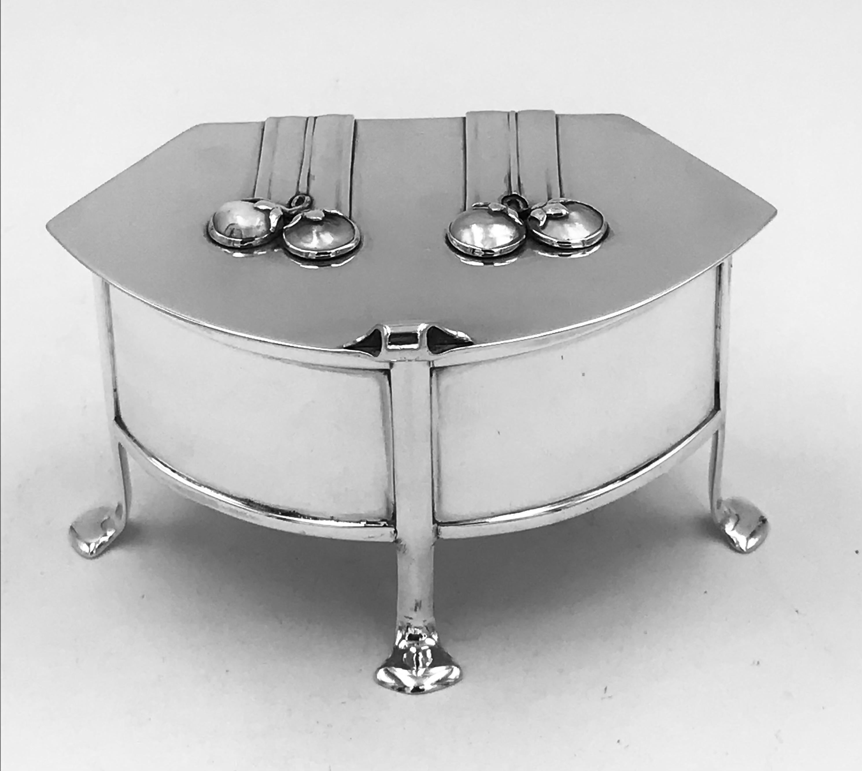A lovely English Art Nouveau silver box made in London 1902 by the firm of 
R.H.Halford & Sons.