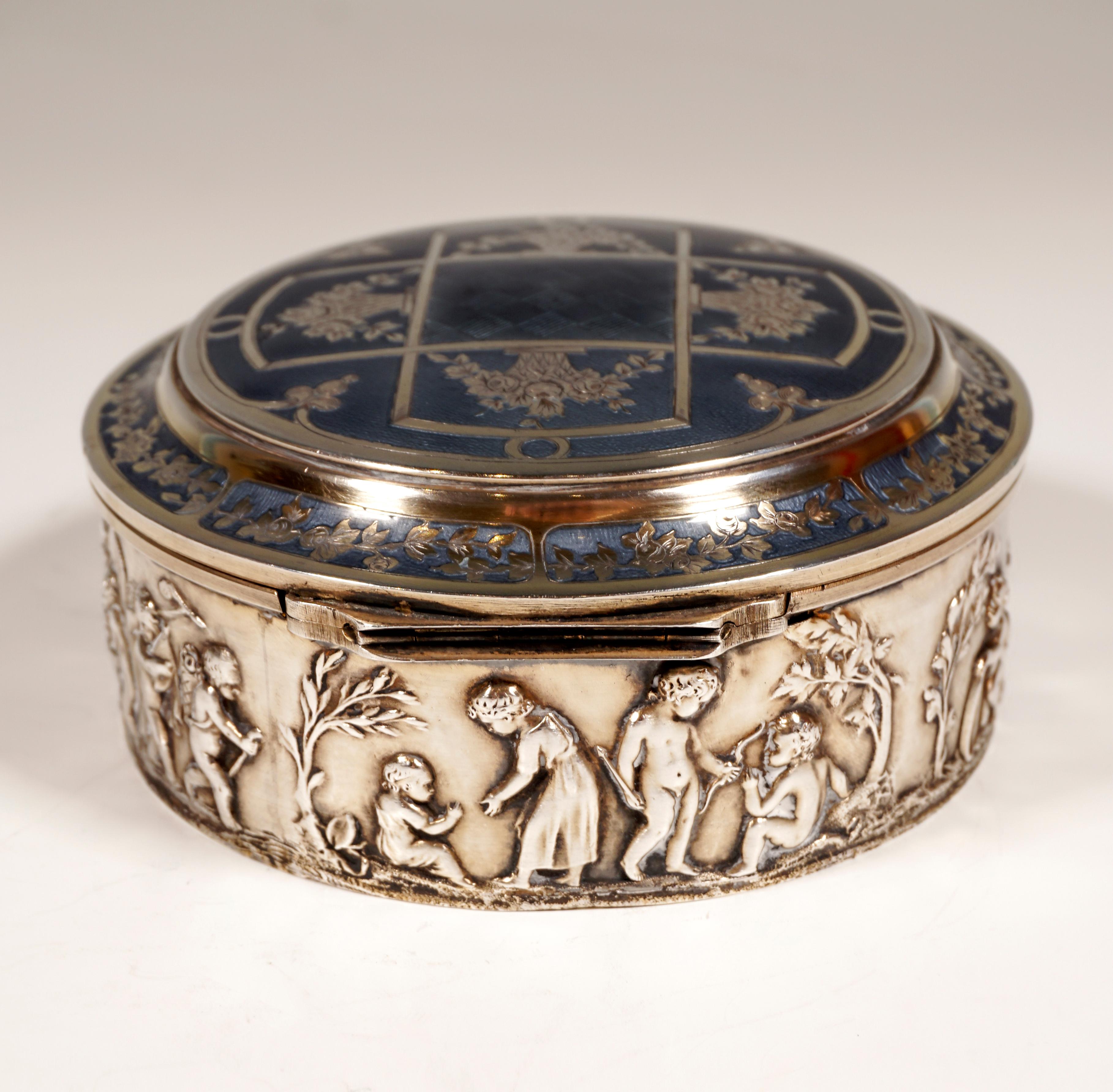 Enameled Art Nouveau Silver Box with Relief and Enamel Inlays, Janvier Quercia Paris