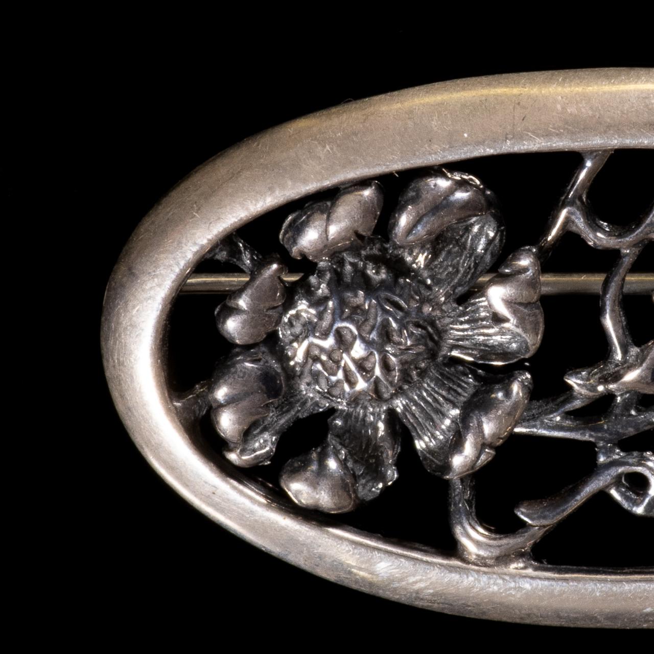 Art Nouveau Silver Brooch  In Good Condition In Nottingham, GB