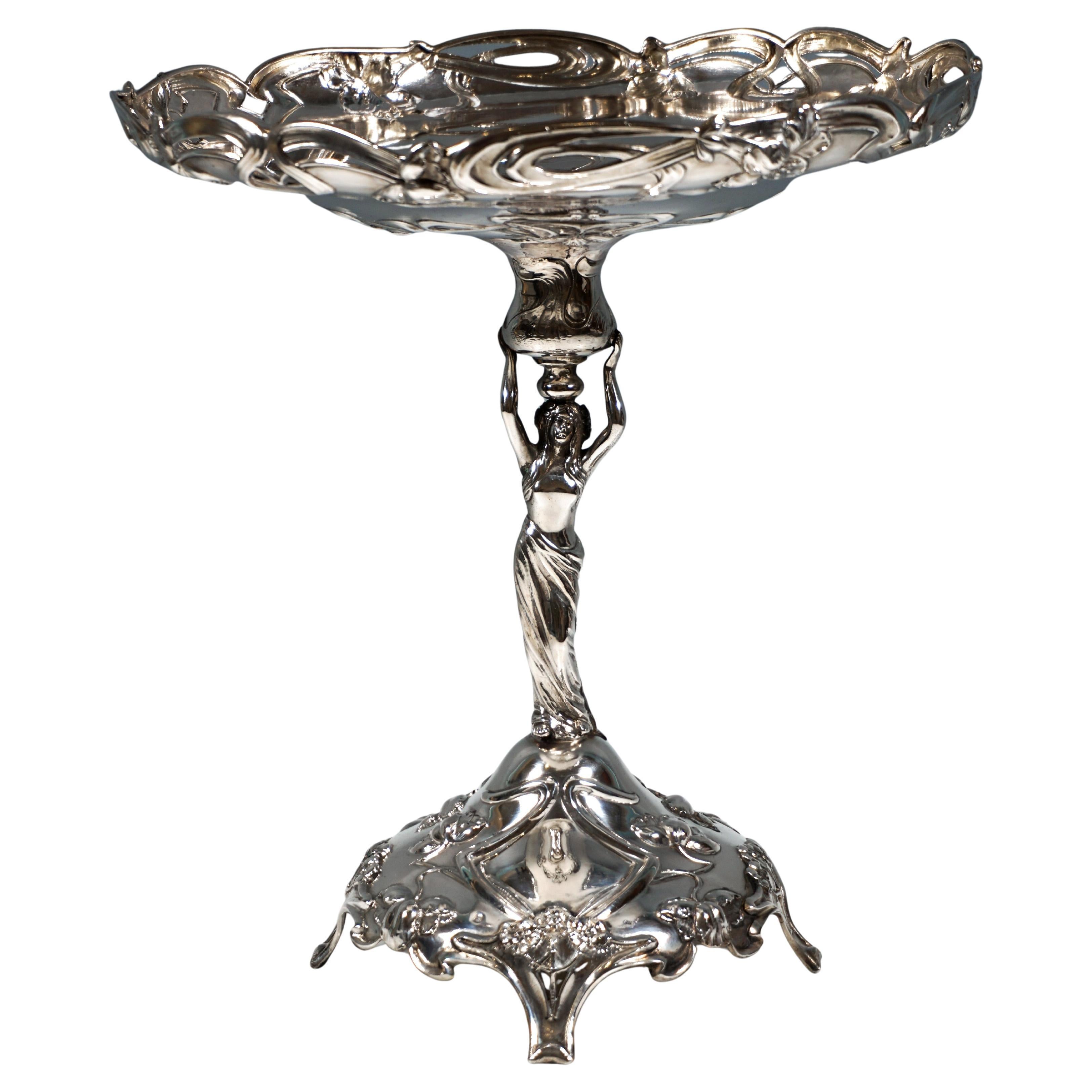 Centro de mesa de plata Art Nouveau con cariátide como portadora, Viena, ca. 1900