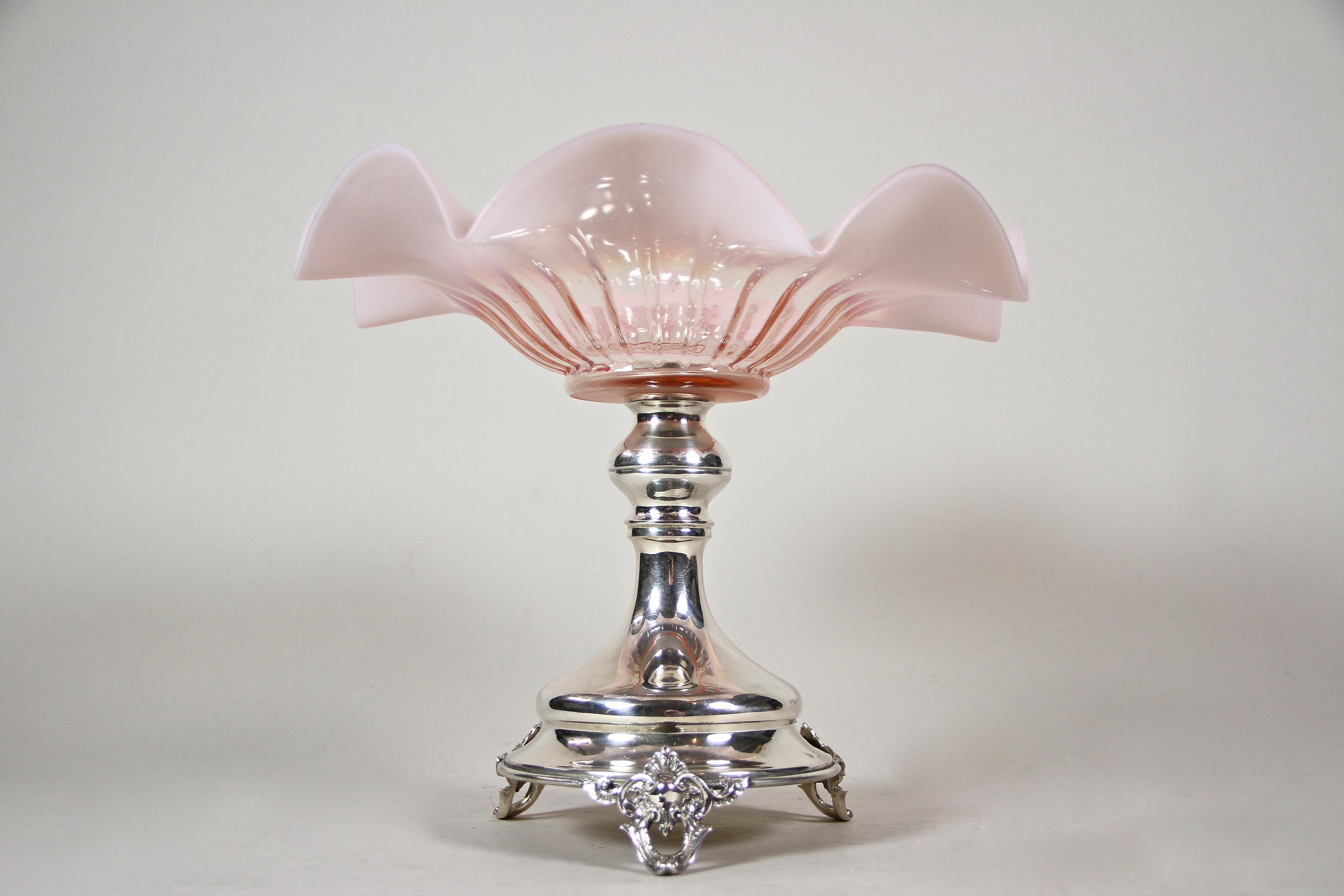 20th Century Art Nouveau Silver Centerpiece with Ruffled Pink Glass Bowl, Austria, ca. 1900