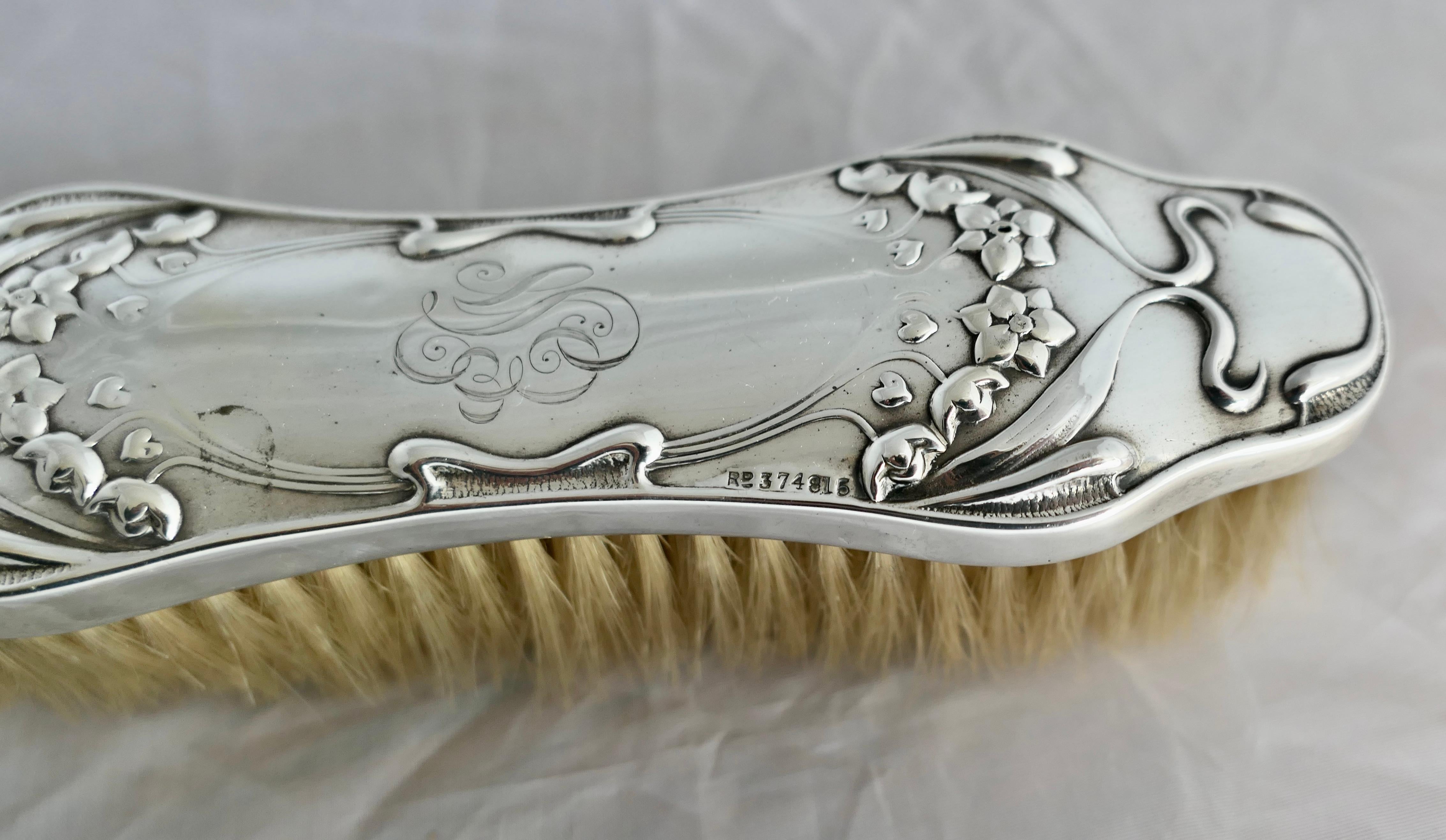 Art Nouveau Silver Clothes Brush by G. S &C0    For Sale 1