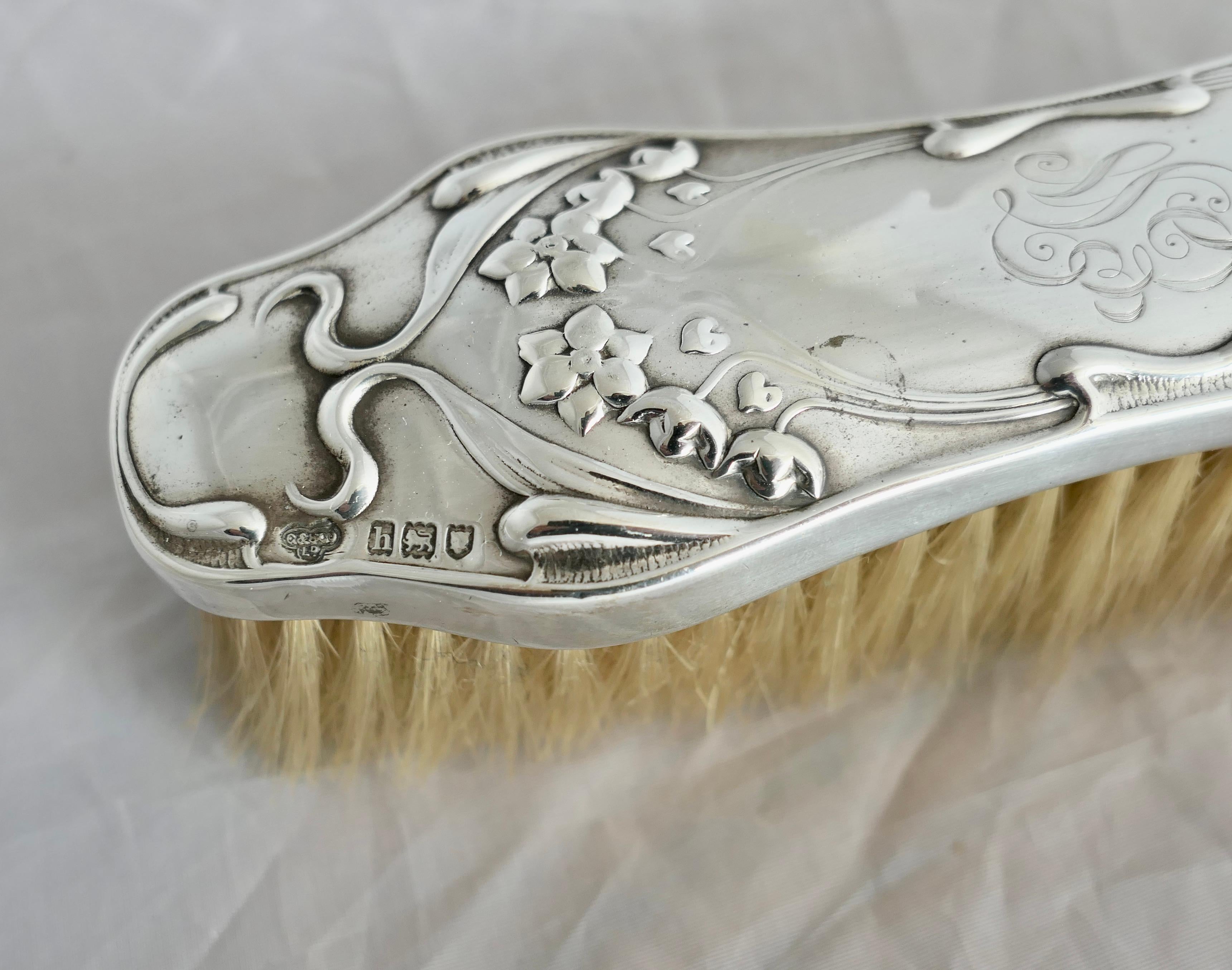 Art Nouveau Silver Clothes Brush by G. S &C0    For Sale 2