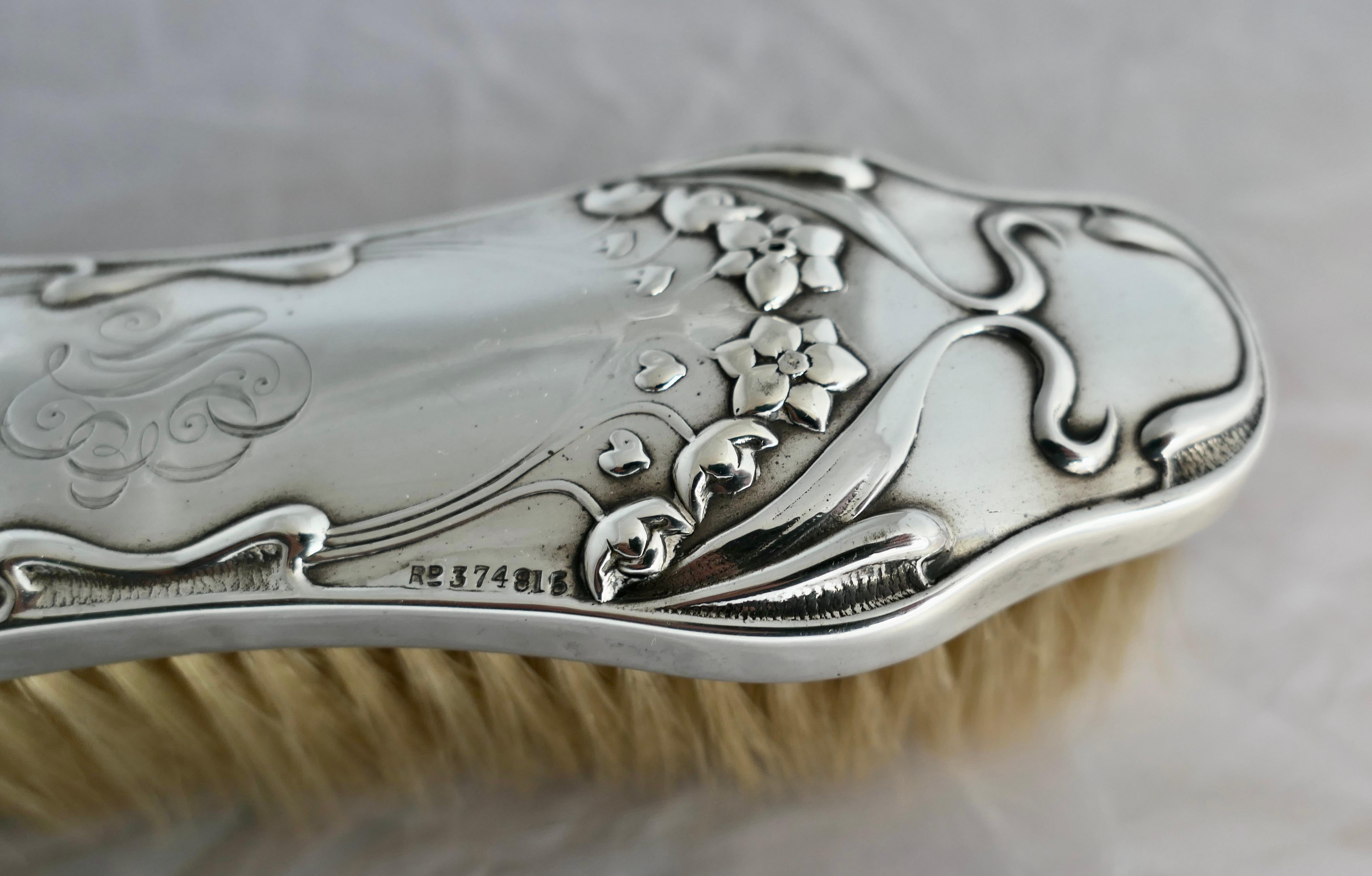 Art Nouveau Silver Clothes Brush by G. S &C0    For Sale 3