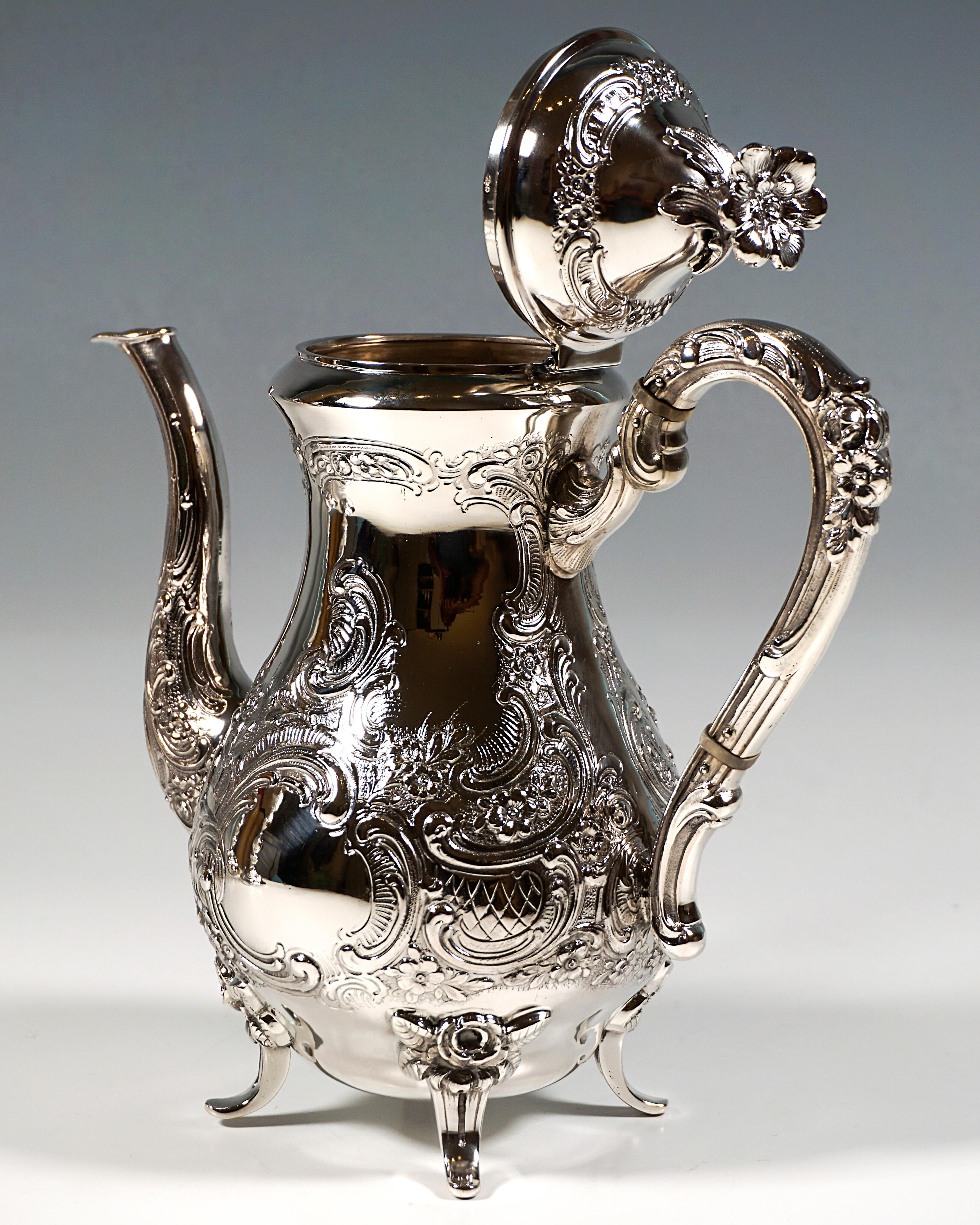 Cafetera de plata Art Nouveau con decoración Rocaille, Alemania, hacia 1915 en Bueno estado para la venta en Vienna, AT