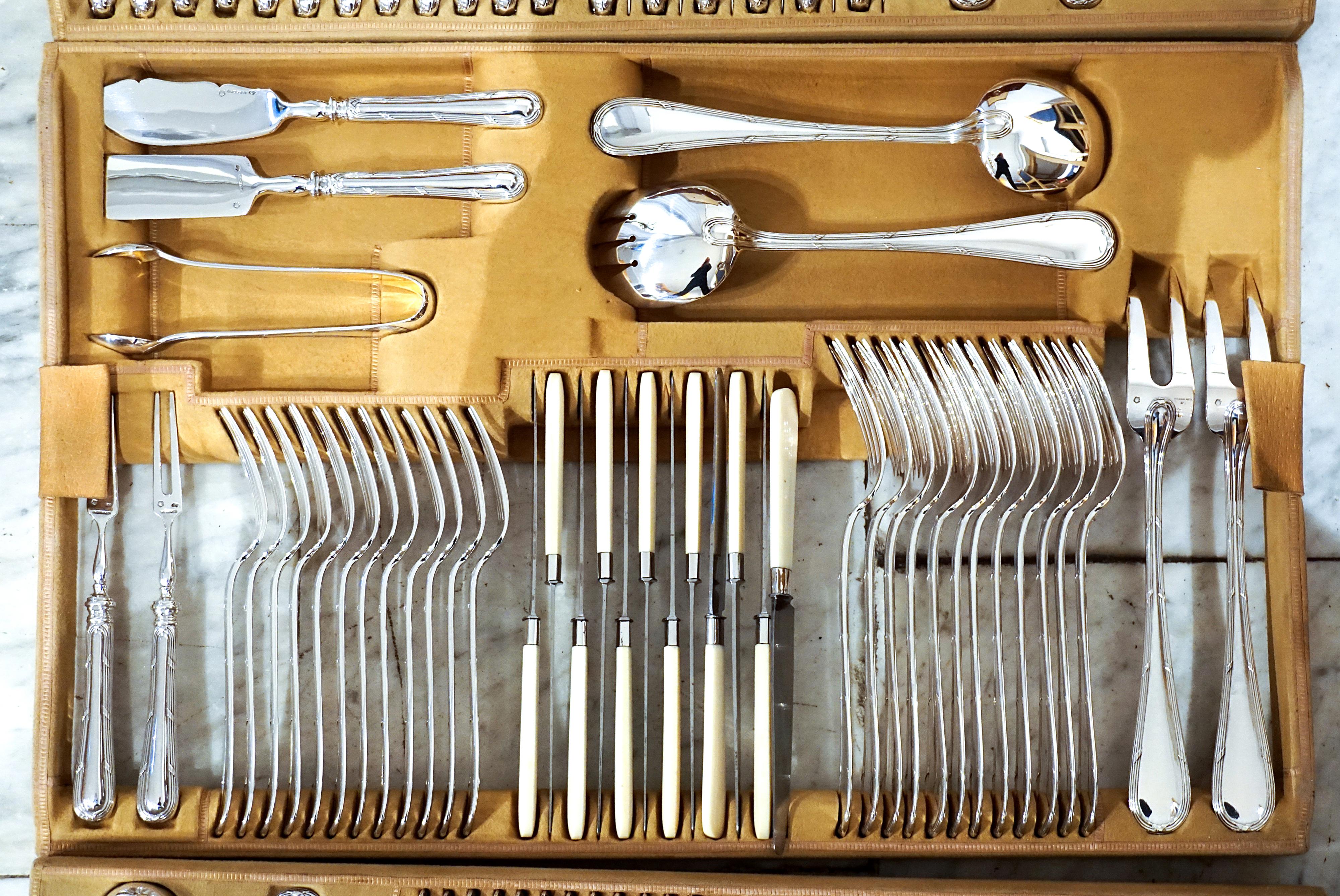 Art Nouveau Set di posate d'argento in stile liberty per 12 persone di A.I.I. Dub per A. Einspinner, 1915 in vendita