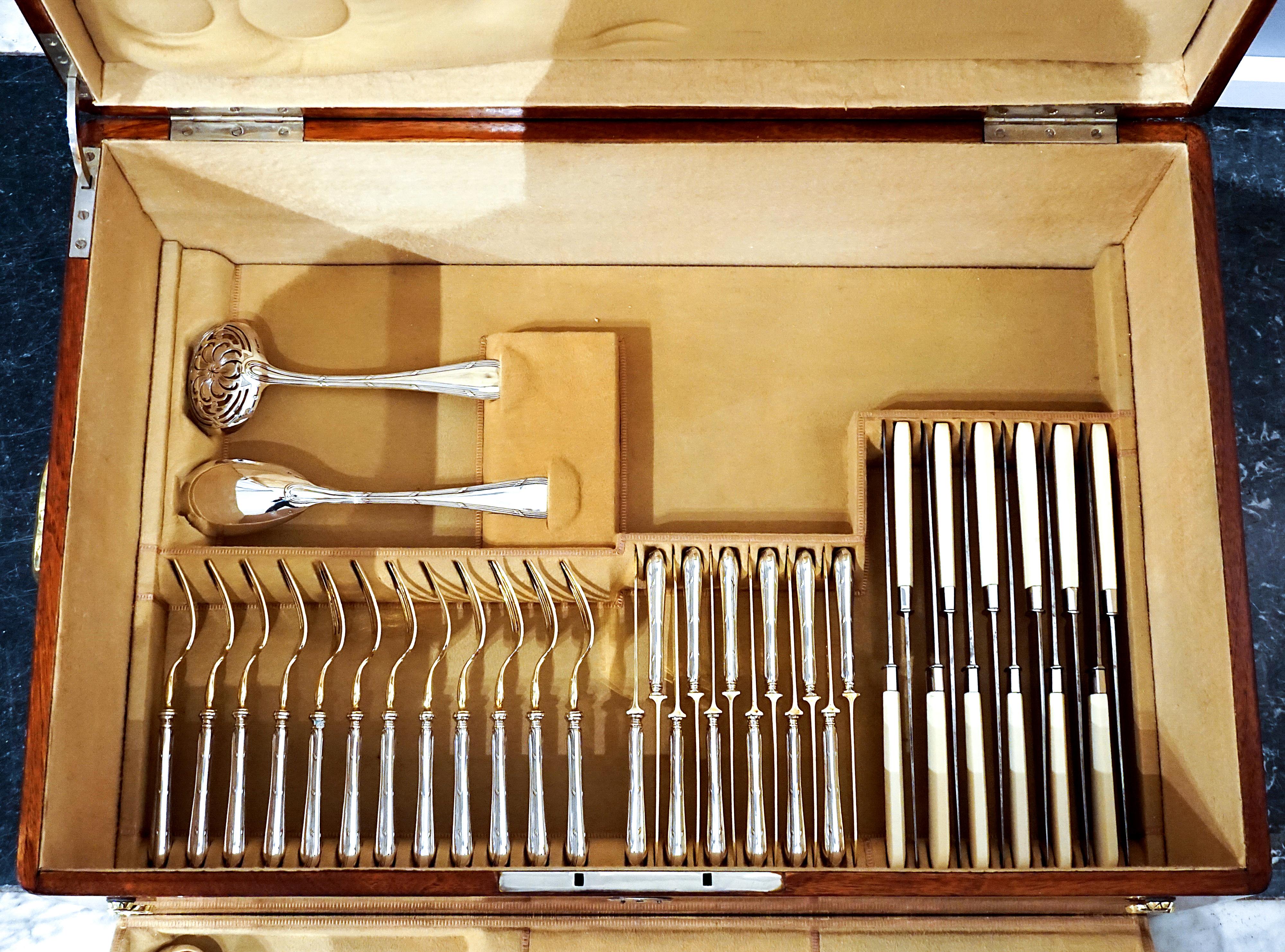 Fatto a mano Set di posate d'argento in stile liberty per 12 persone di A.I.I. Dub per A. Einspinner, 1915 in vendita