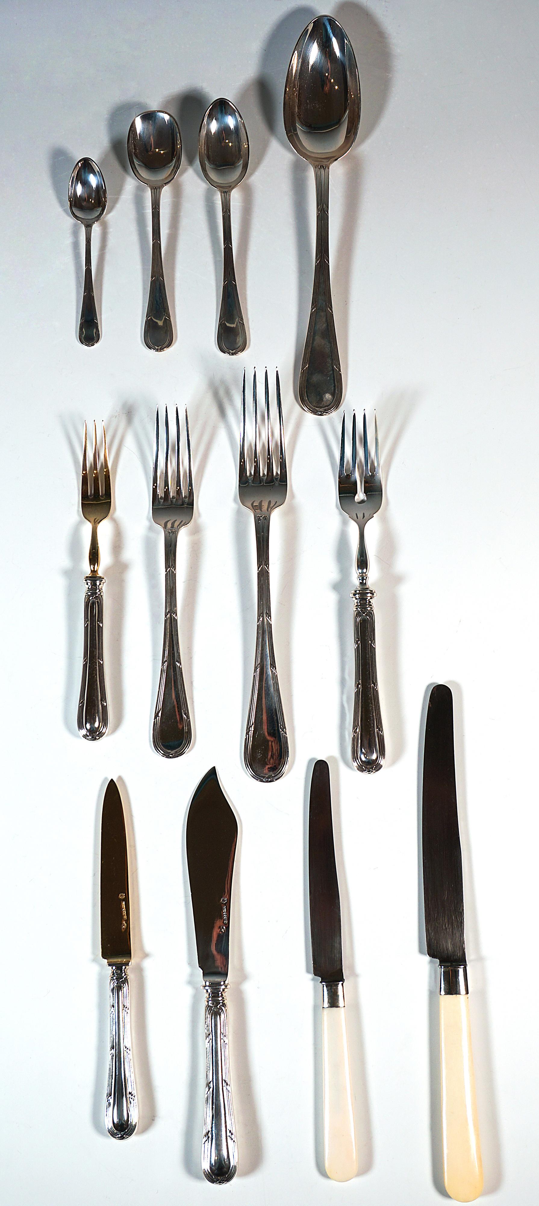 Argento Set di posate d'argento in stile liberty per 12 persone di A.I.I. Dub per A. Einspinner, 1915 in vendita