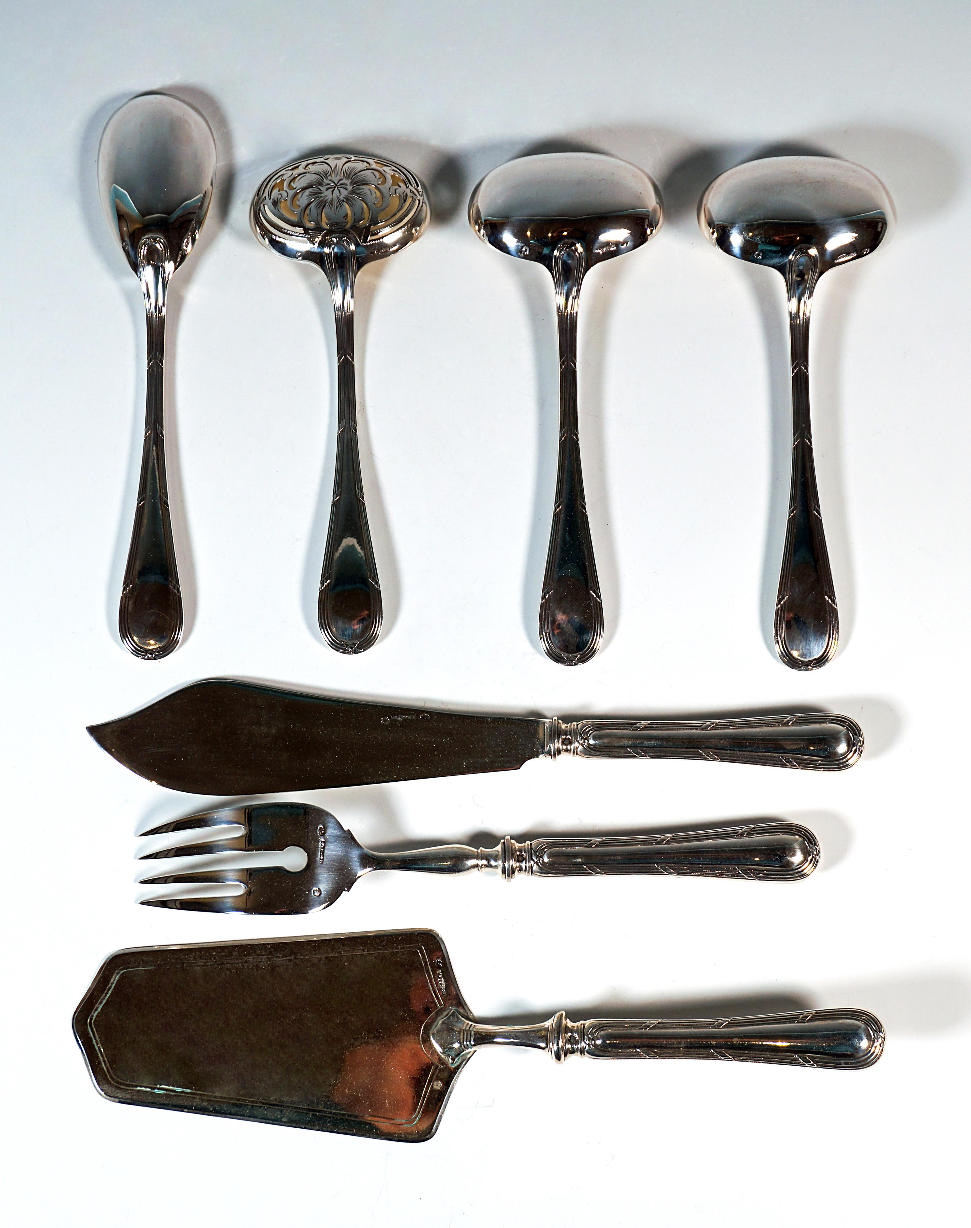 Set di posate d'argento in stile liberty per 12 persone di A.I.I. Dub per A. Einspinner, 1915 in vendita 1