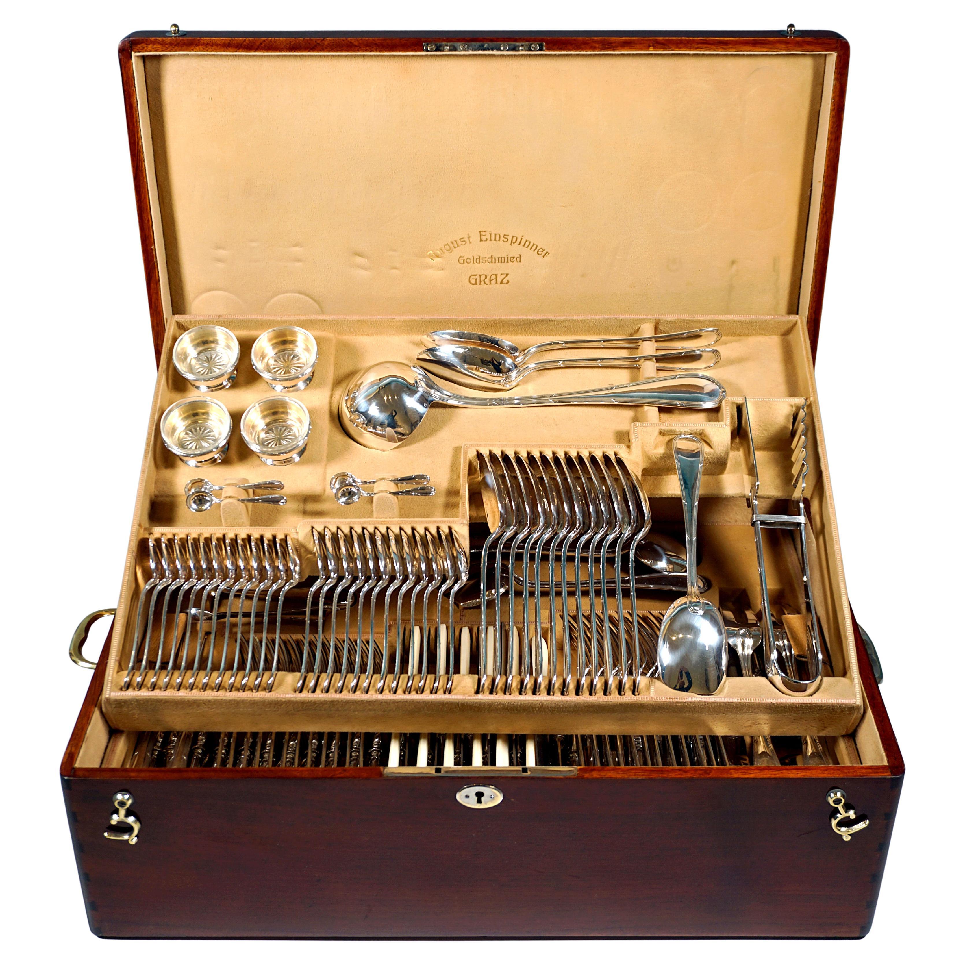 Set di posate d
argento in stile liberty per 12 persone di A.I.I. Dub per A. Einspinner, 1915