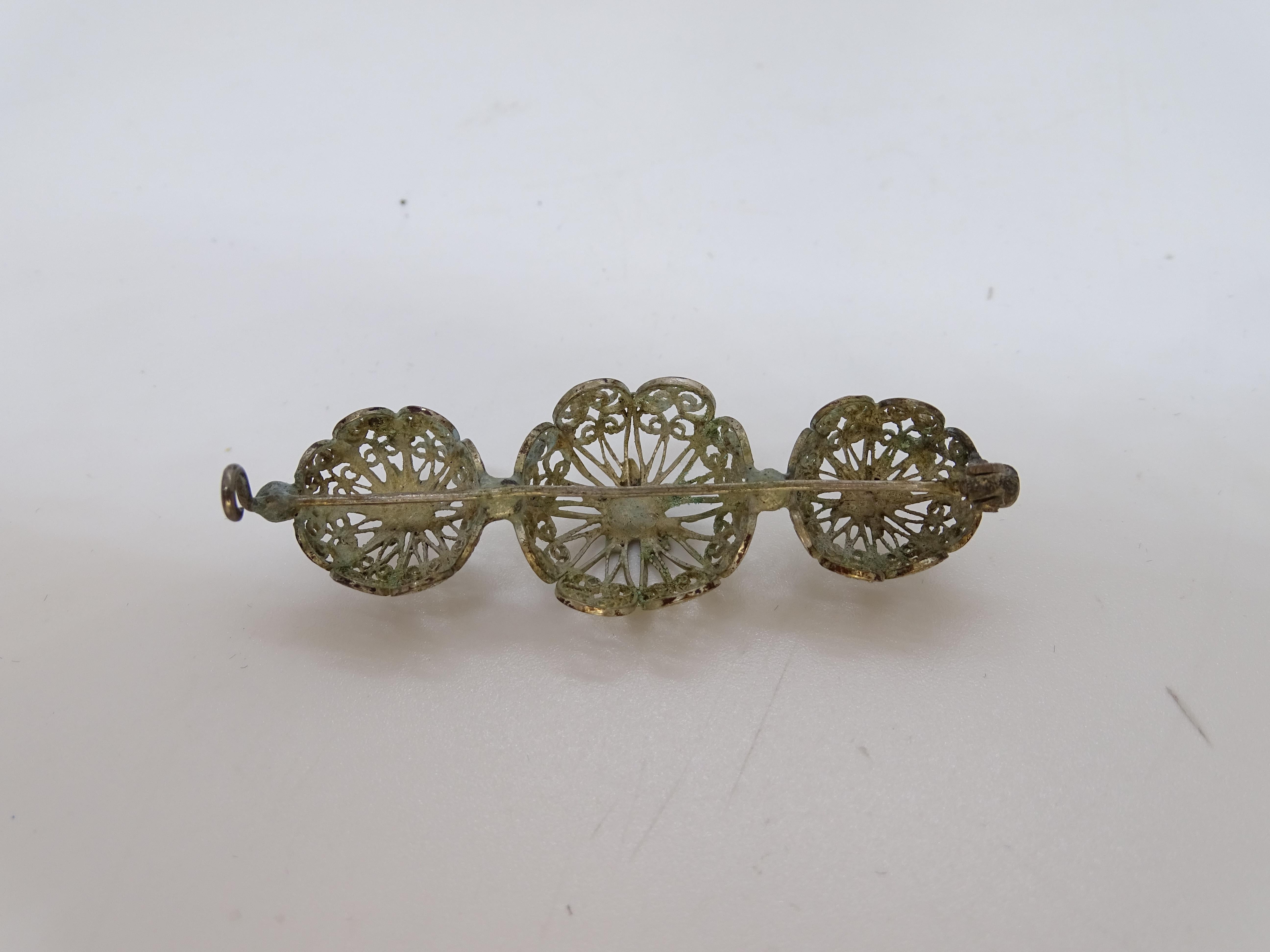 Jugendstil Silber filigrane Brosche drei dekorative kugelförmige Elemente Spanisch im Angebot 5