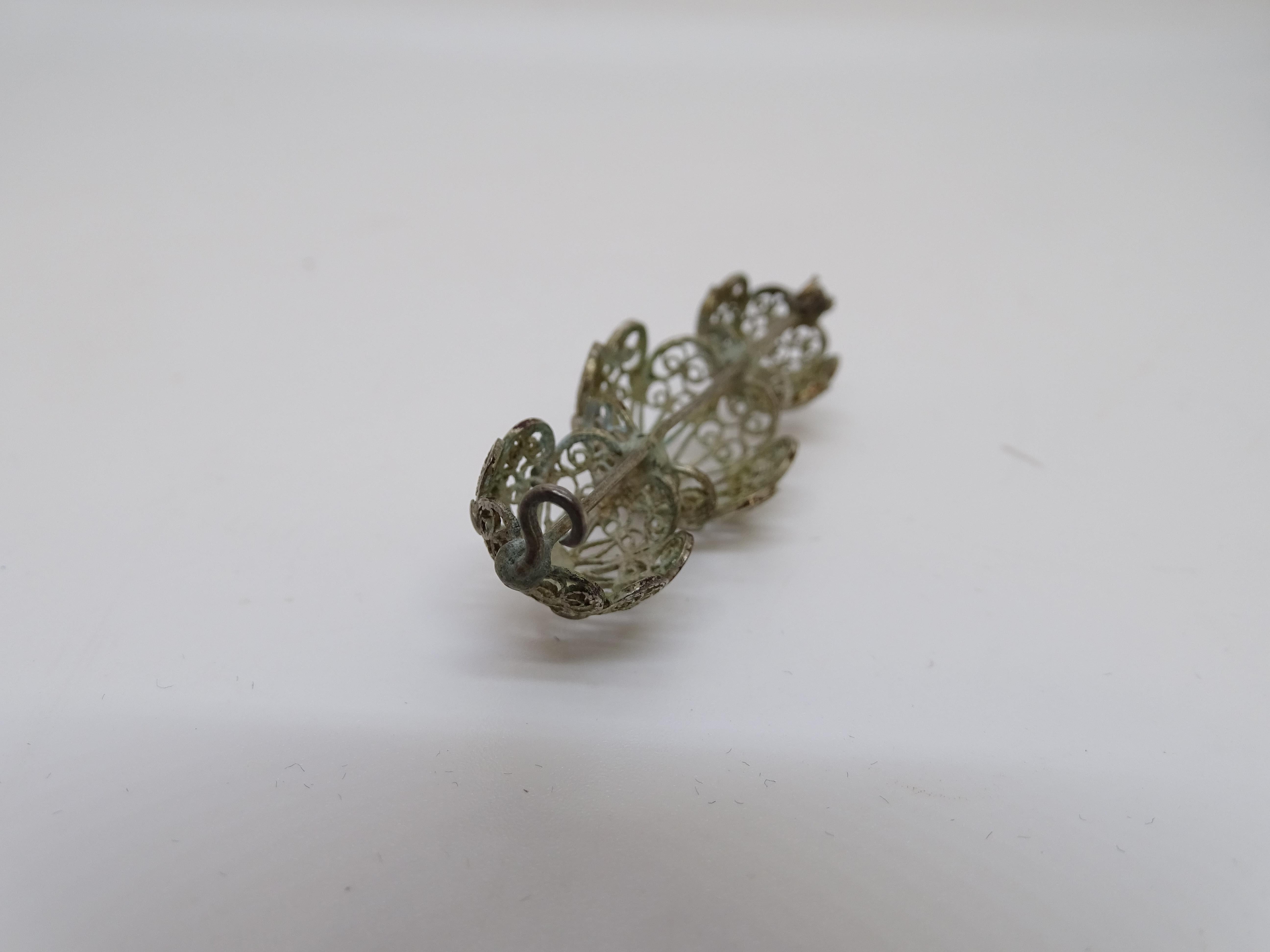 Jugendstil Silber filigrane Brosche drei dekorative kugelförmige Elemente Spanisch im Angebot 8