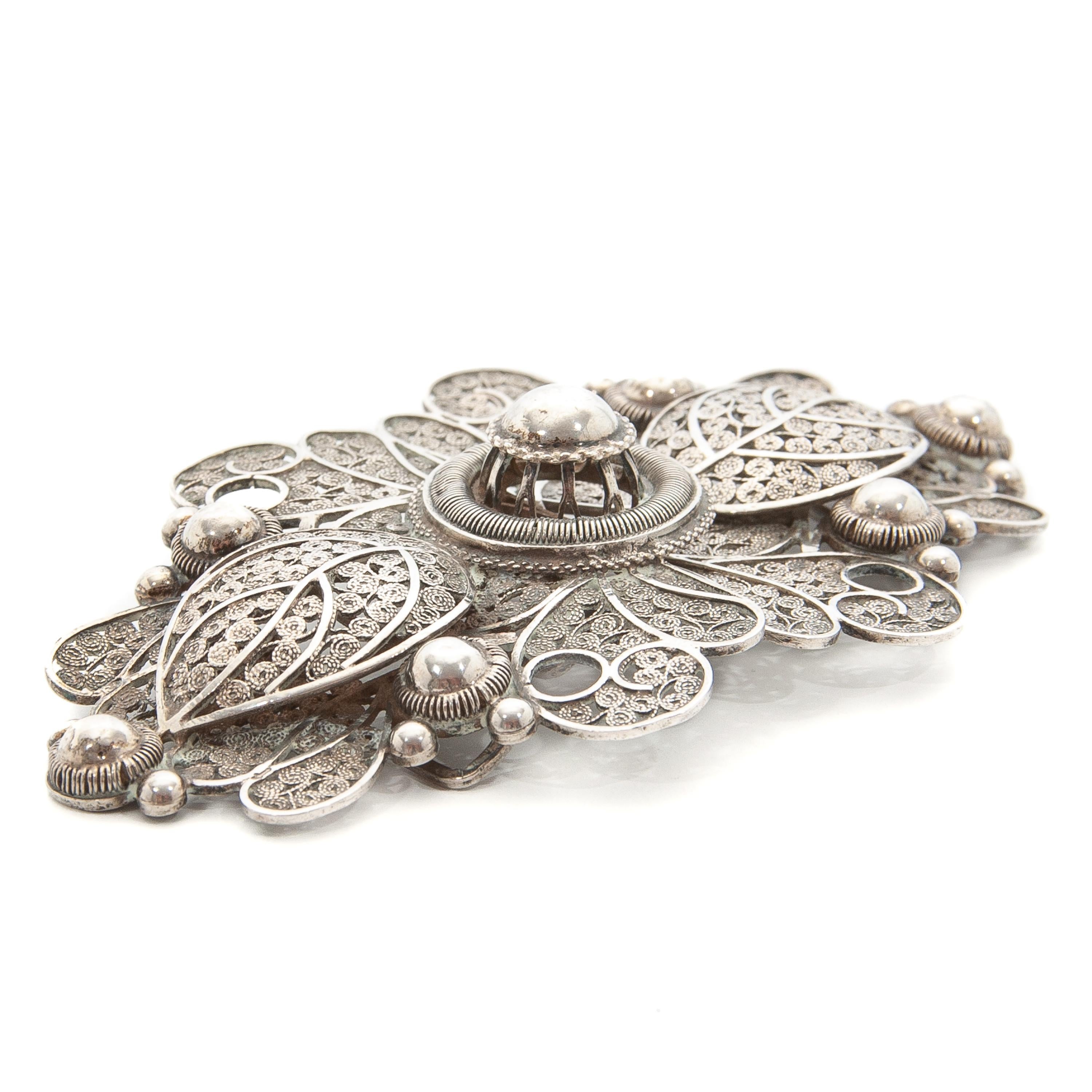 Women's or Men's Art Nouveau Silver Filigree Foliage Belt Buckle