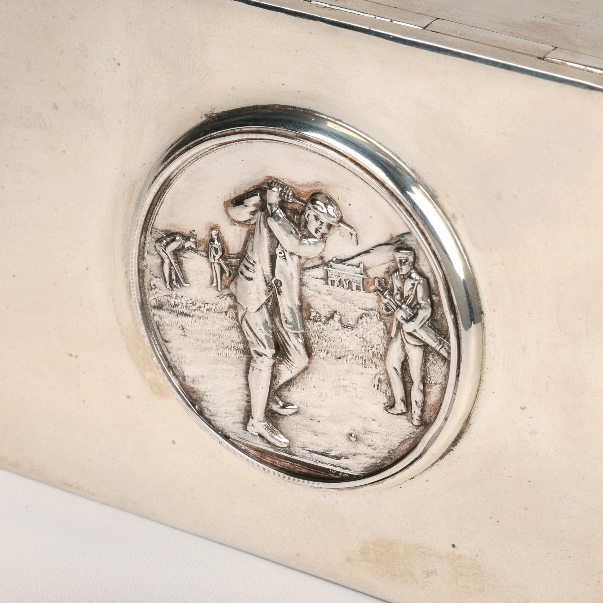 Boîte de présentation de golf en argent Art Nouveau montée avec une médaille en vente 11