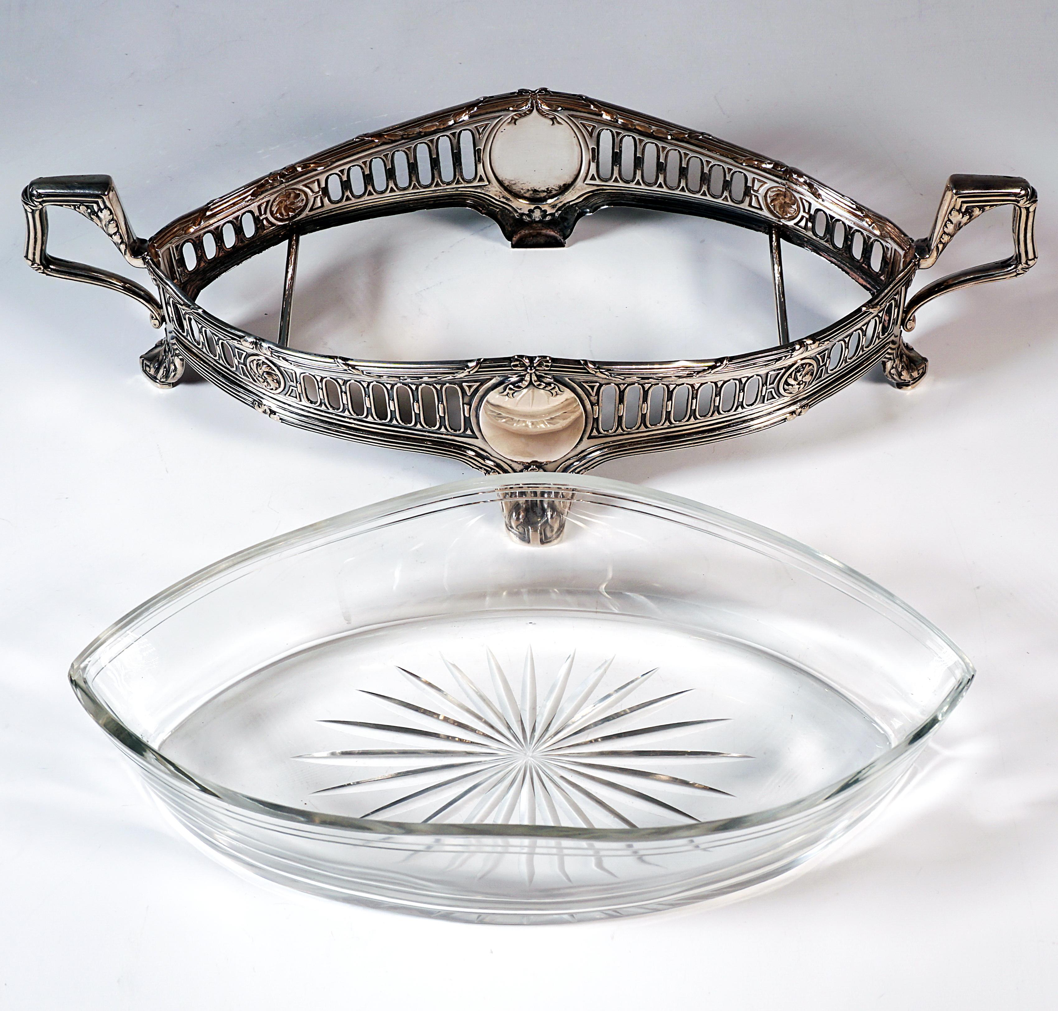 Inizio XX secolo Jardinière d'argento Art Nouveau a forma di navetta, Koch & Bergfeld Germania, 1900 ca. in vendita