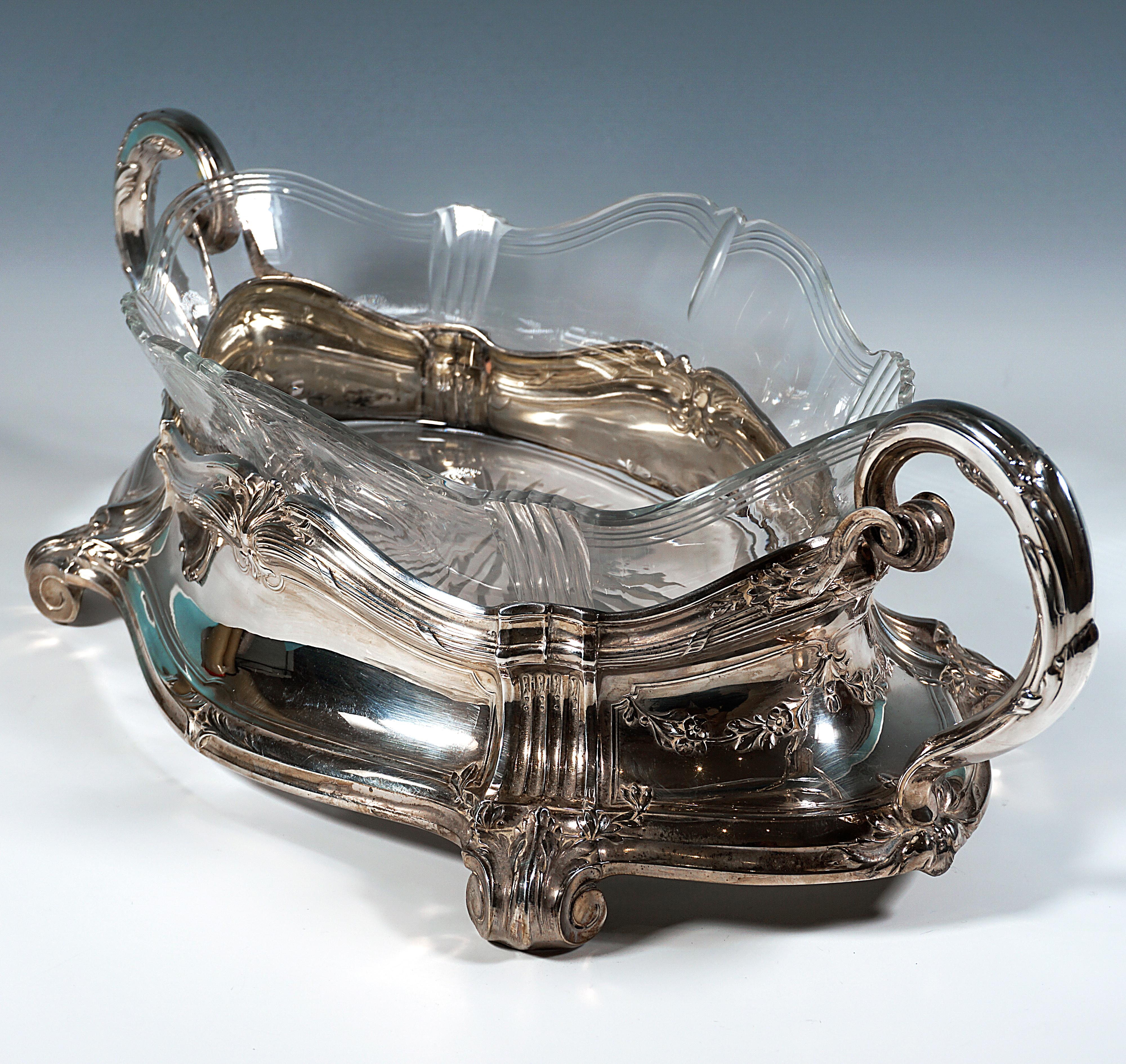 Jugendstil-Jardiniere aus Silber mit geschliffenem Glaseinsatz, Wilhelm Binder, Deutschland im Zustand „Gut“ im Angebot in Vienna, AT