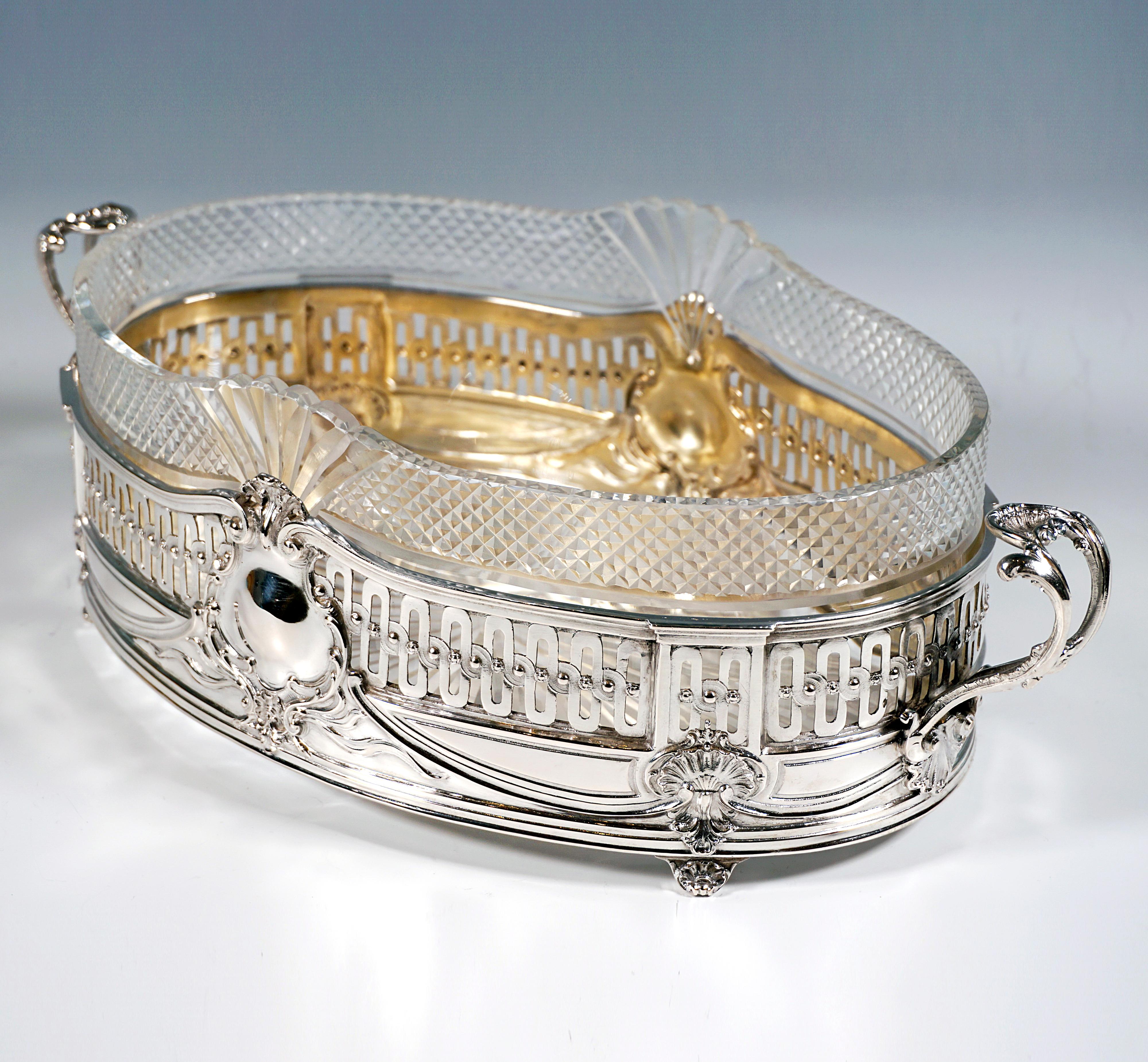 Art Nouveau Silver Jardinière With Cut Glass Liner, Wolfers Frères, Brussels In Good Condition For Sale In Vienna, AT