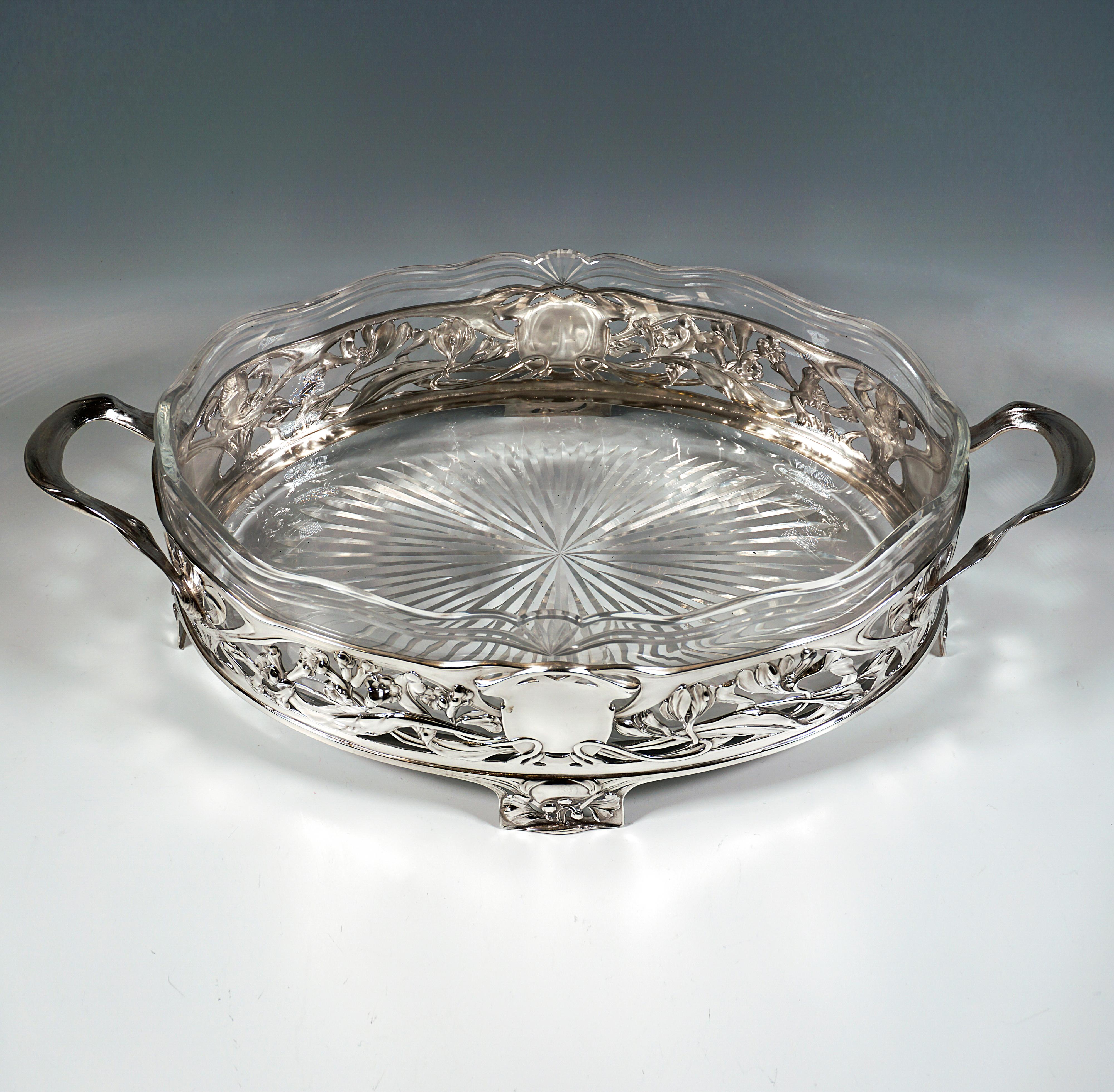 Art Nouveau Silver Jardinière With Glass Insert, Bruckmann & Sons, Germany, 1900 In Good Condition For Sale In Vienna, AT