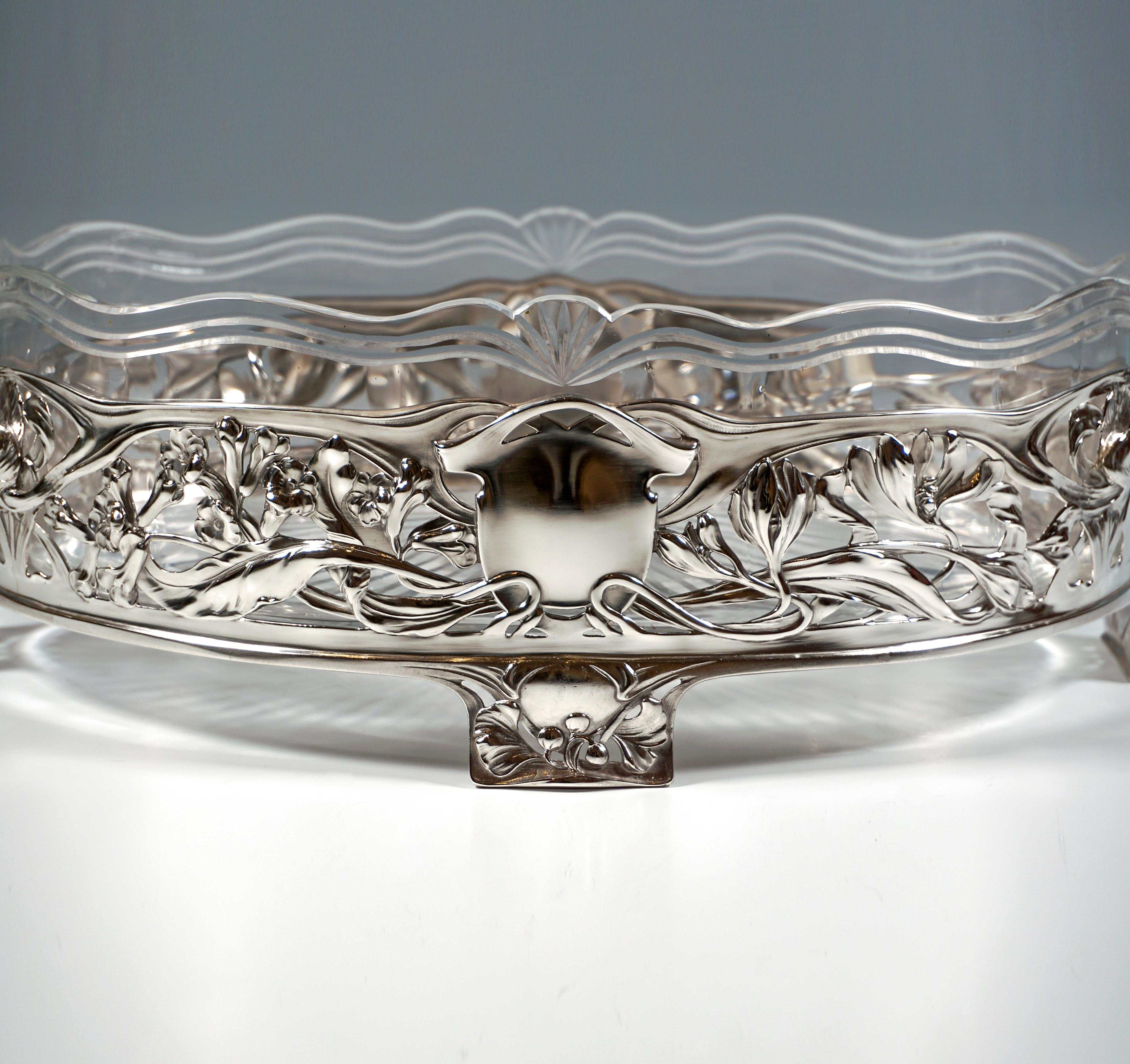 Early 20th Century Art Nouveau Silver Jardinière With Glass Insert, Bruckmann & Sons, Germany, 1900 For Sale