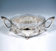 Jardinera Art Nouveau de plata con inserto de cristal, Koch & Bergfeld Alemania, c 1900