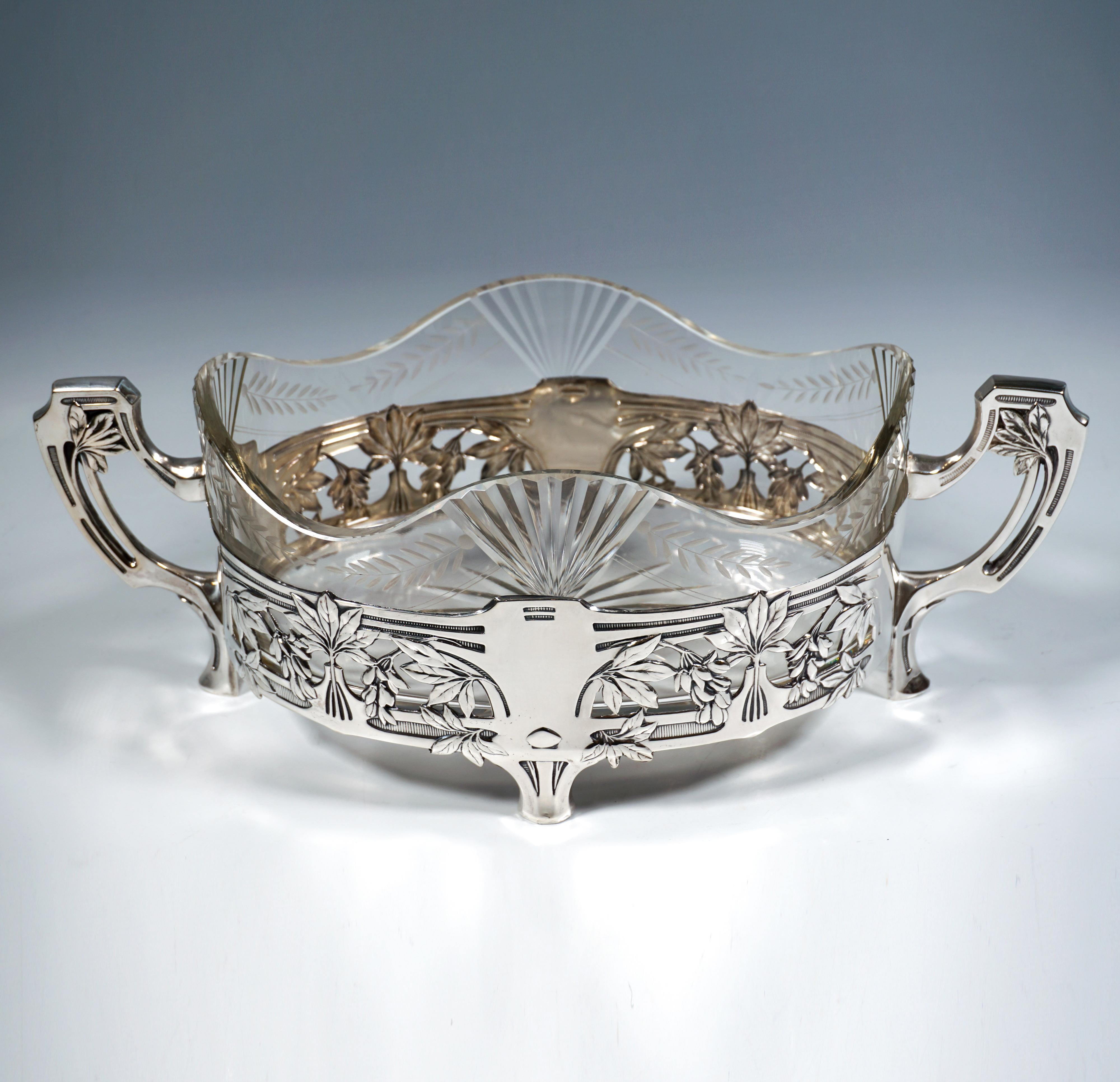 Jardinera Art Nouveau de plata con inserto de cristal original, Alemania, circa 1900 Alemán en venta