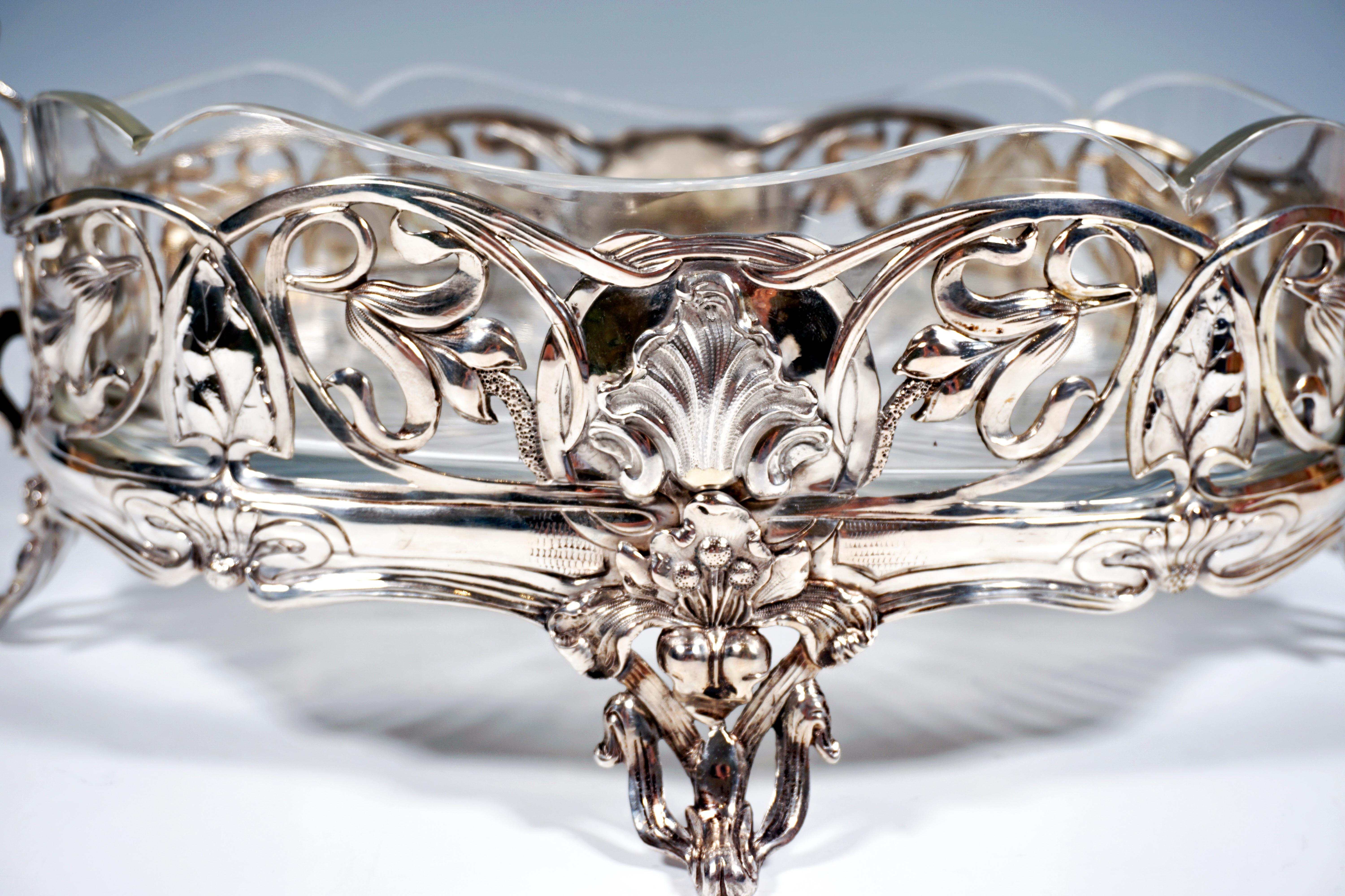 Early 20th Century Art Nouveau Silver Jardiniere with Original Glass Liner Viennese Master, ca 1900 For Sale