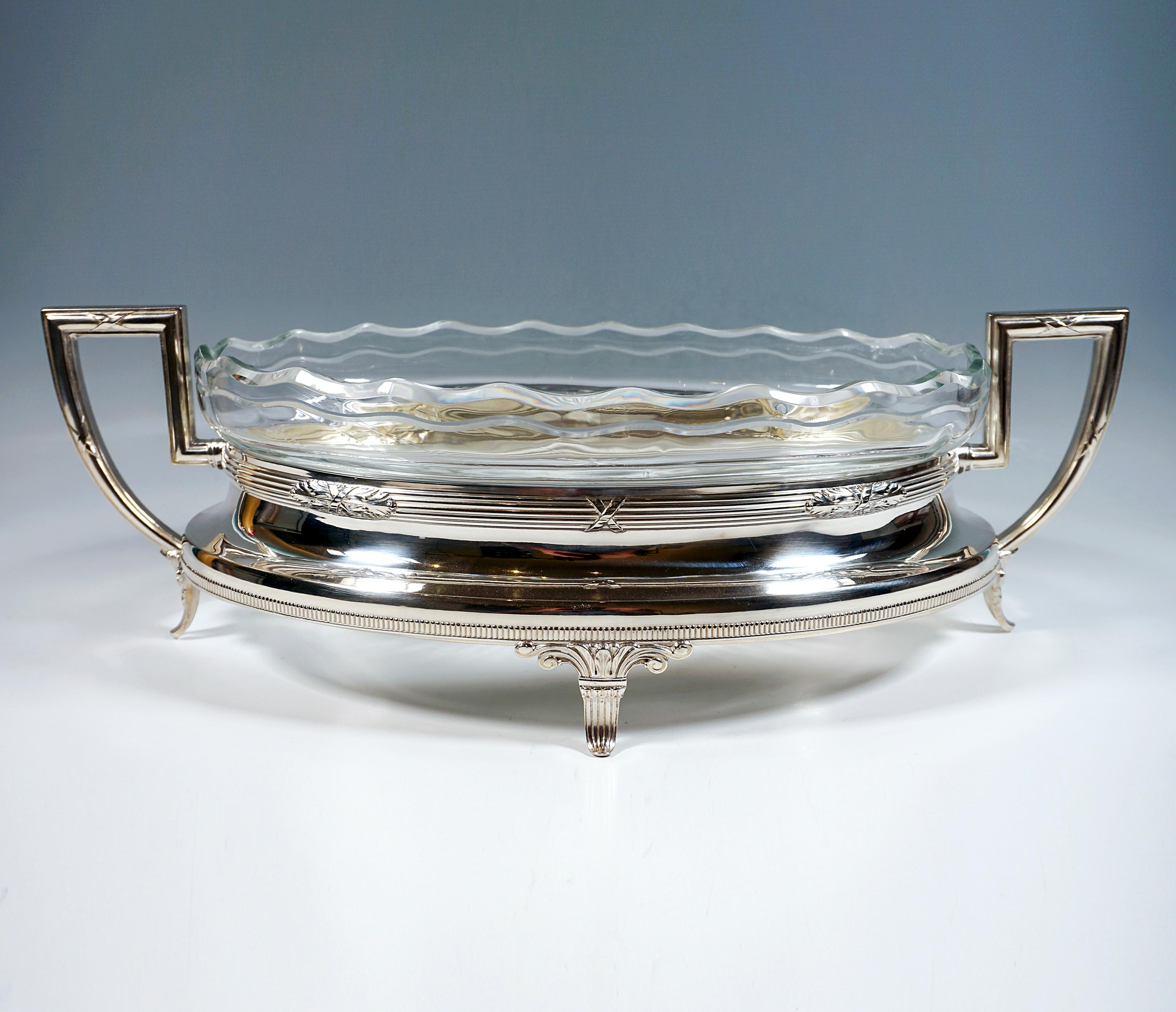 Early 20th Century Art Nouveau Silver Jardinière With Waved Glass Liner Wilhelm Binder Germany 1900 For Sale