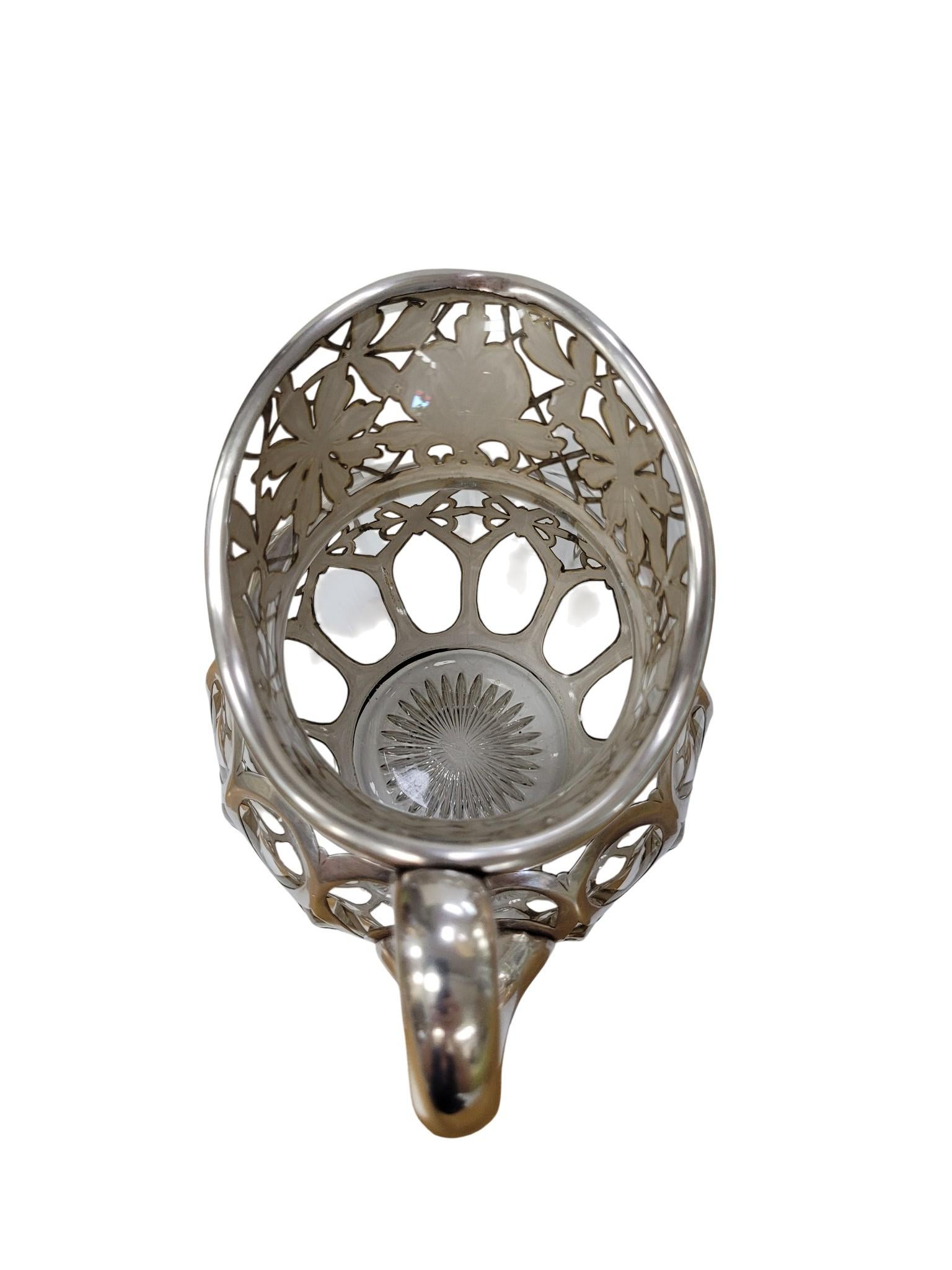 Jugendstil-Silbermontierter Glas-Sahnekrug, CIRCA 1890-1910 im Angebot 8