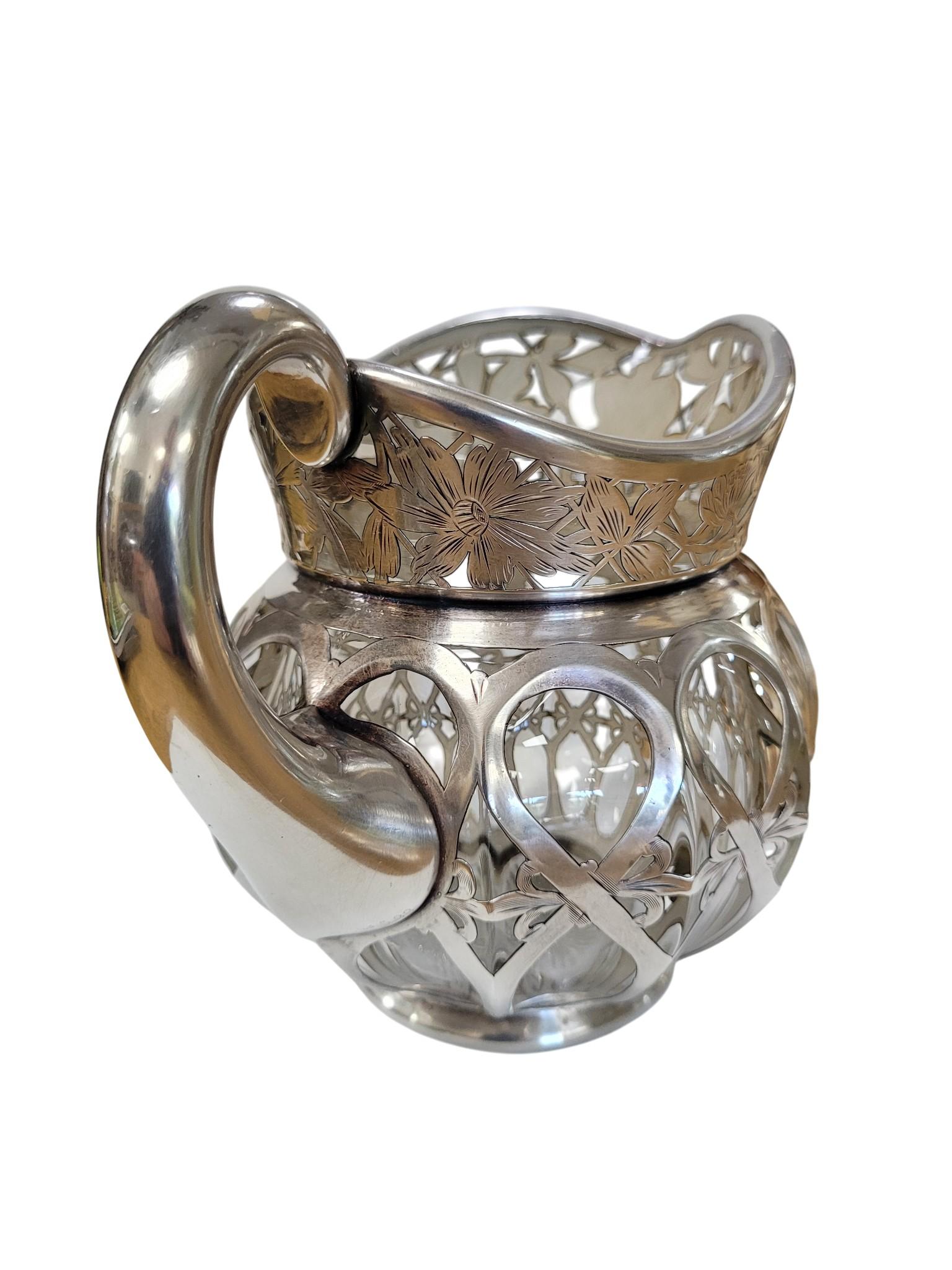 Jugendstil-Silbermontierter Glas-Sahnekrug, CIRCA 1890-1910 (19. Jahrhundert) im Angebot