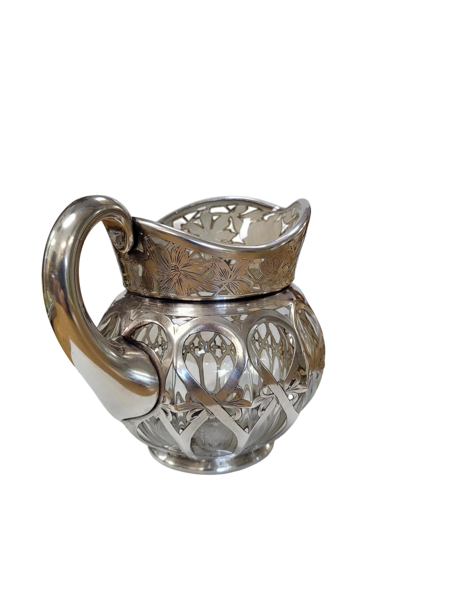 Jugendstil-Silbermontierter Glas-Sahnekrug, CIRCA 1890-1910 im Angebot 1