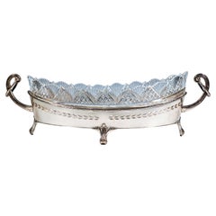 Jardinera Art Nouveau de plata en forma de Navette con forro de cristal tallado, Austria, 1905
