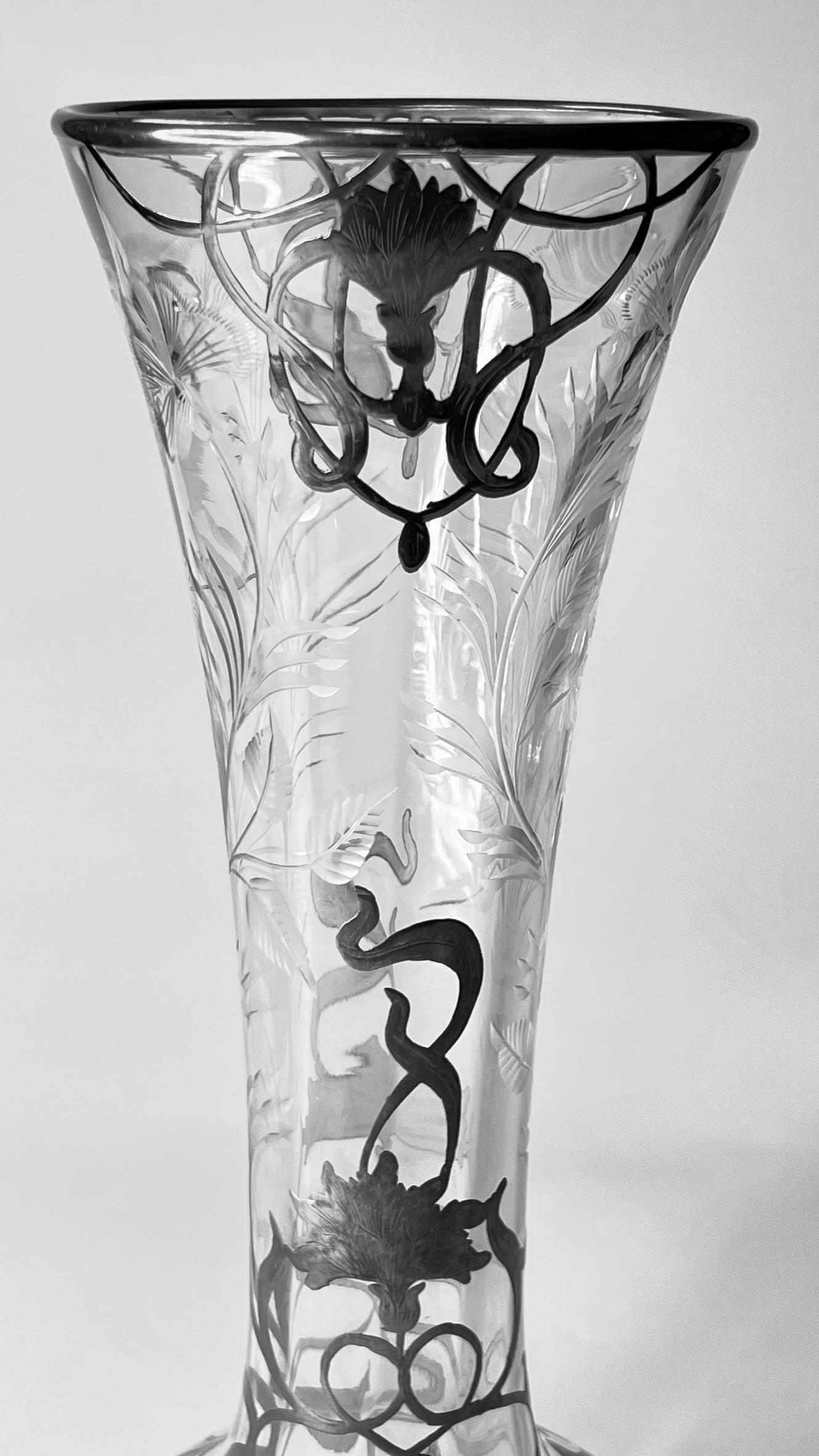 Jugendstil-Vase mit Silberauflage aus Glas (20. Jahrhundert) im Angebot