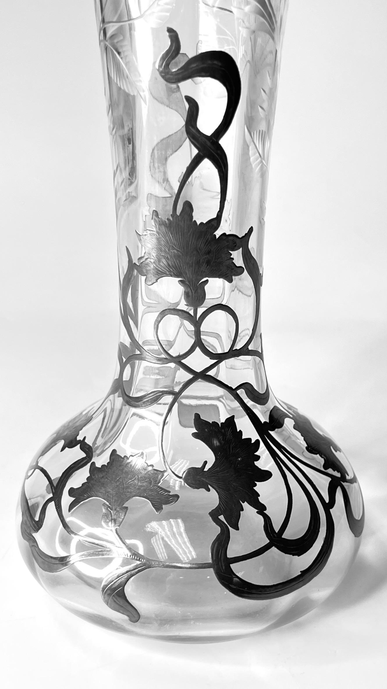 Vase Art Nouveau en verre recouvert d'argent en vente 2