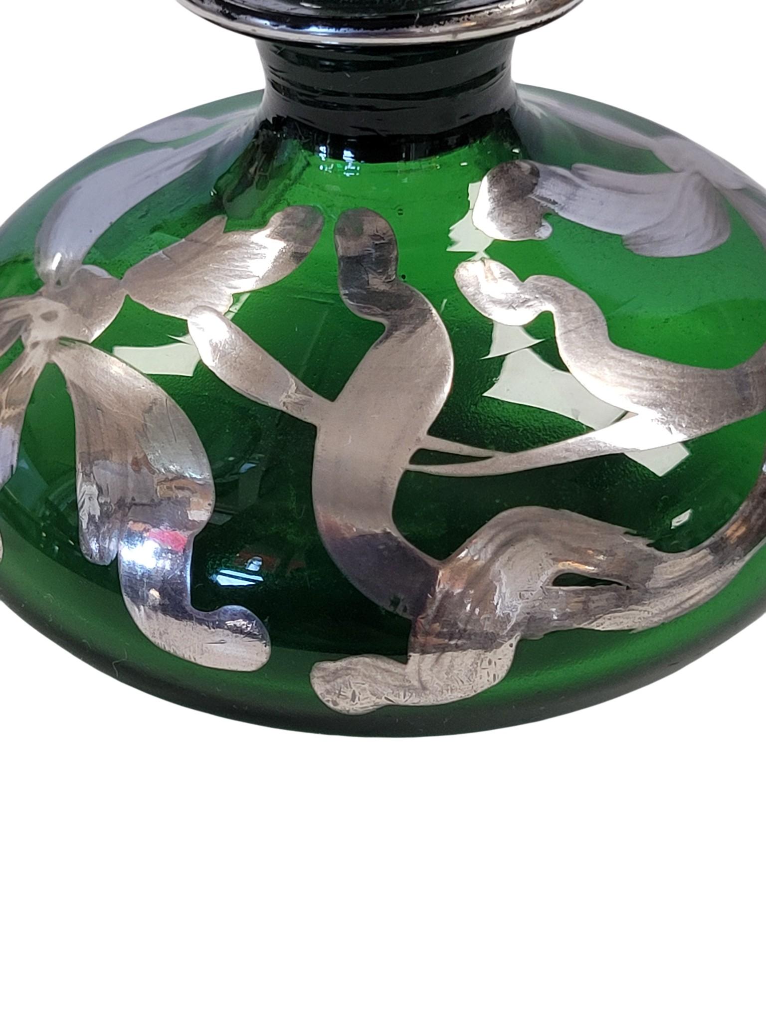 Art Nouveau Green Glass Perfume Bottle, Late 19th to Early 20th C For Sale 4