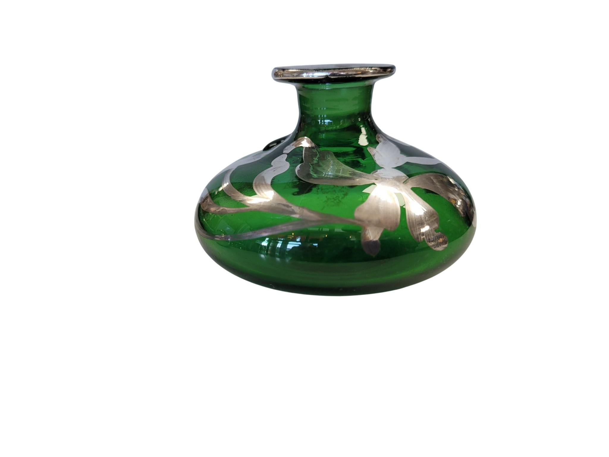 Art Nouveau Green Glass Perfume Bottle, Late 19th to Early 20th C For Sale 1