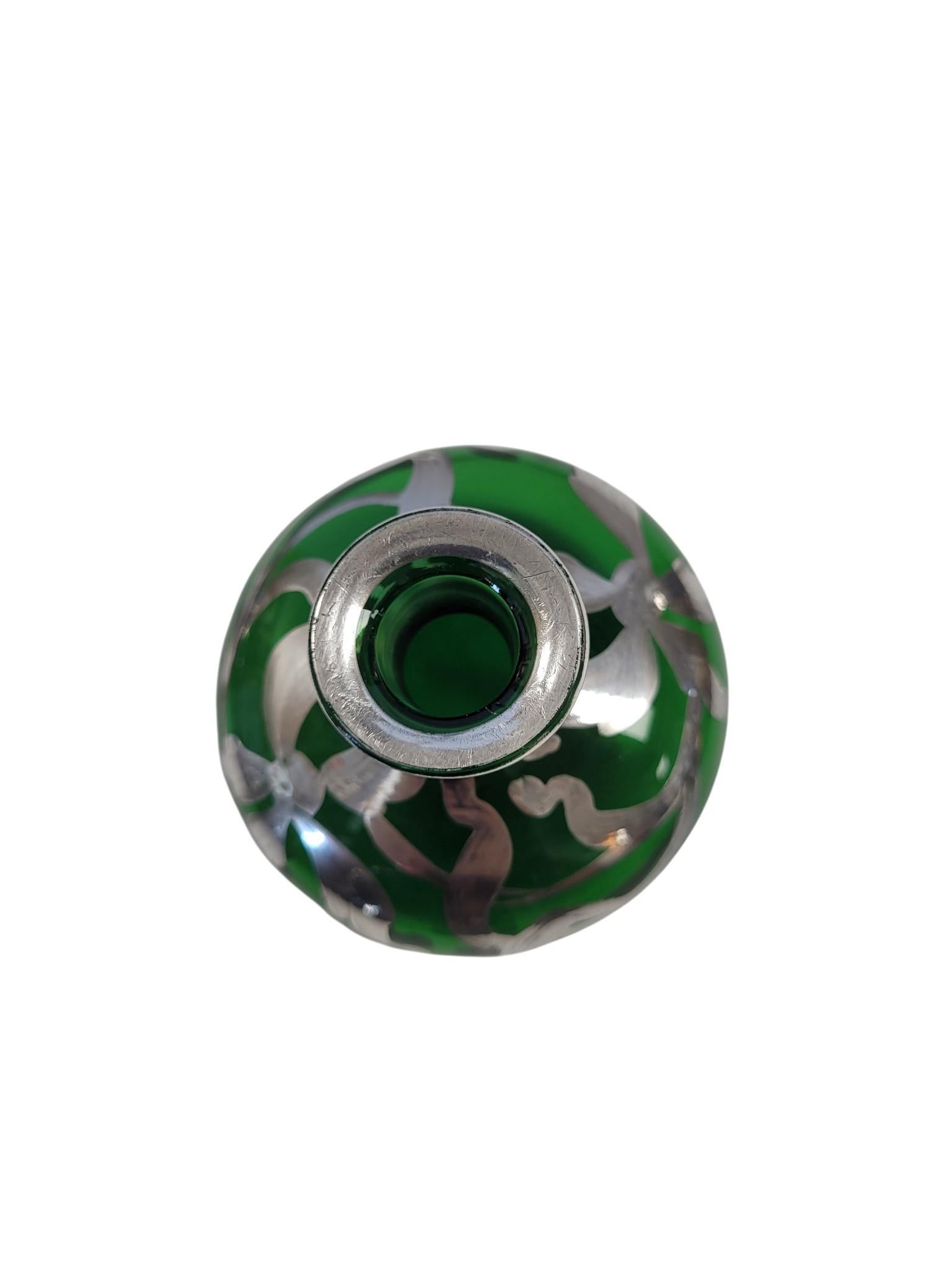 Art Nouveau Green Glass Perfume Bottle, Late 19th to Early 20th C For Sale 3