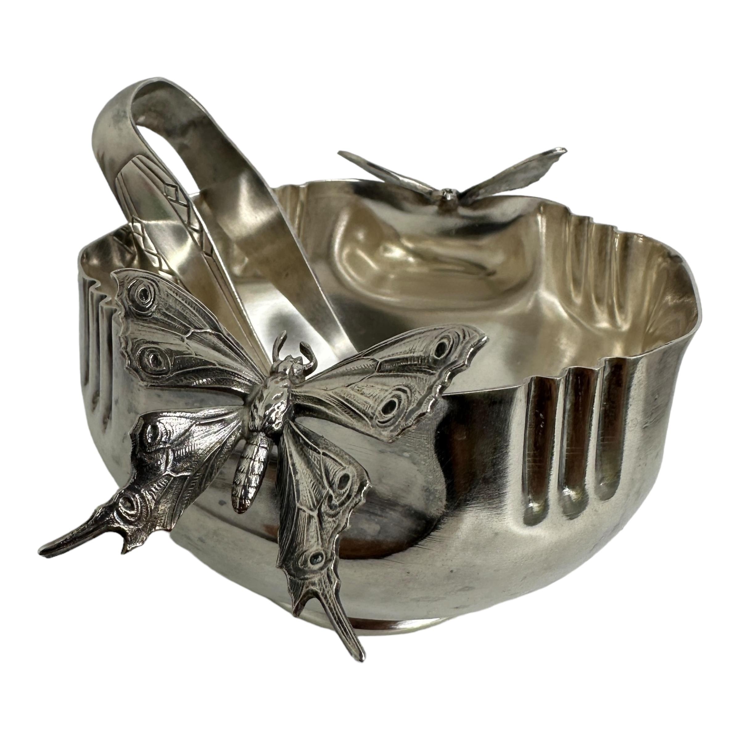 Jugendstil-Zuckerzangen und Schale aus versilbertem Jugendstil mit Schmetterling, antik, 1920er Jahre (Art nouveau) im Angebot