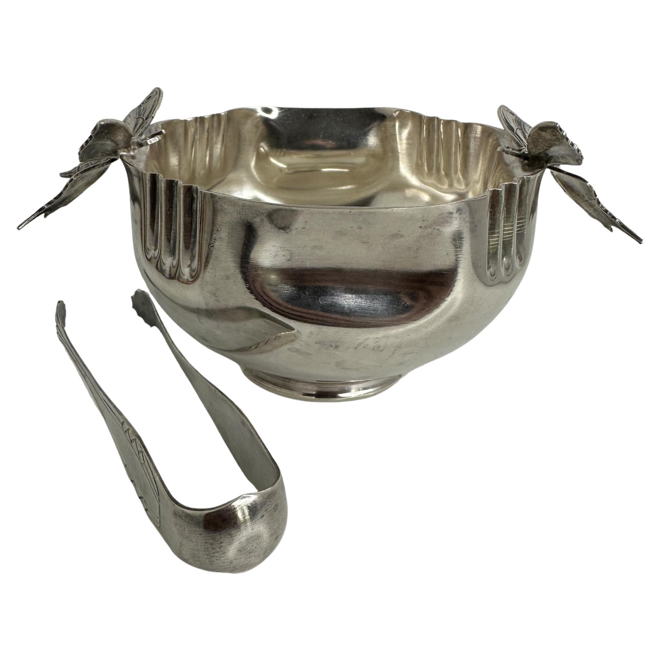 Jugendstil-Zuckerzangen und Schale aus versilbertem Jugendstil mit Schmetterling, antik, 1920er Jahre im Angebot