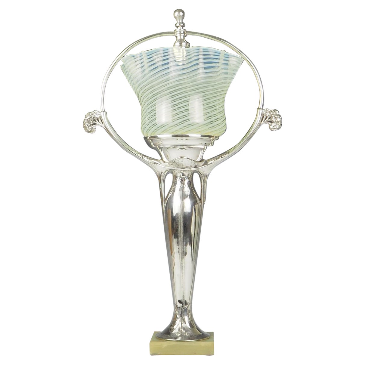 Jugendstil-Tischlampe versilbert mit Vaseline-Schirm, signiert M.C